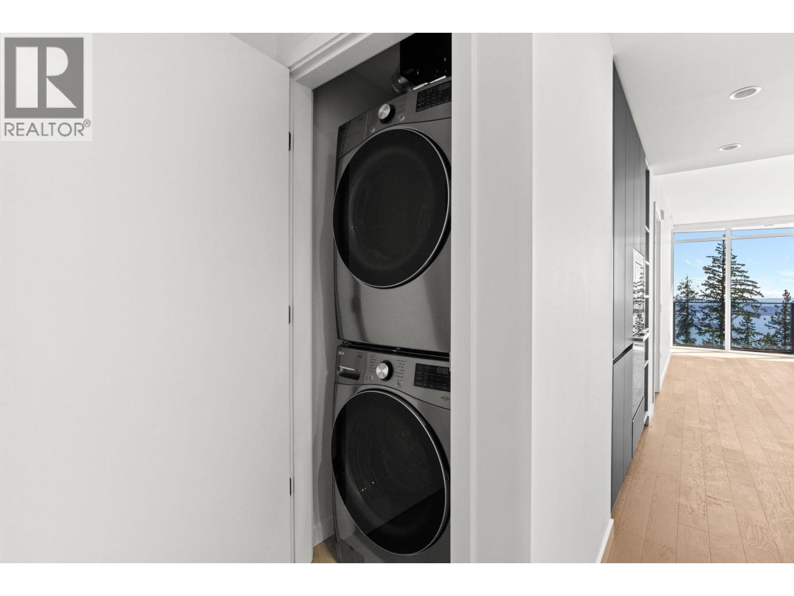 802 3963 UPLANDS WAY, West Vancouver