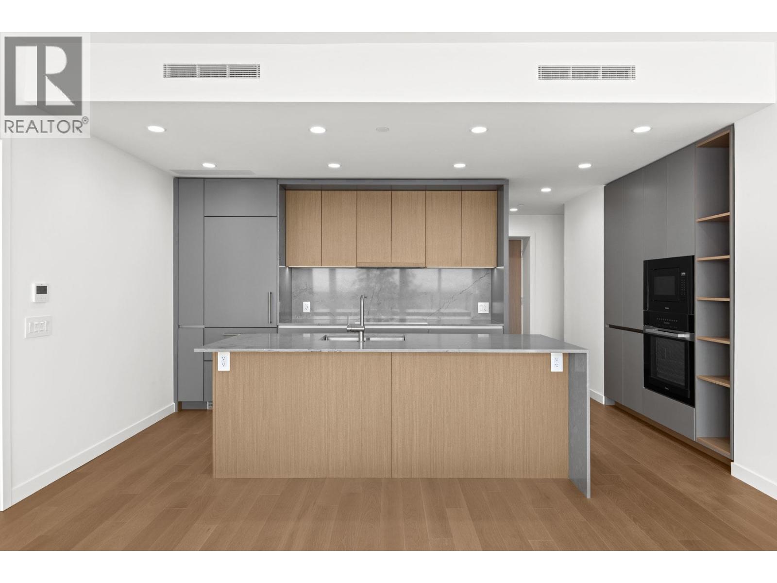 802 3963 UPLANDS WAY, West Vancouver