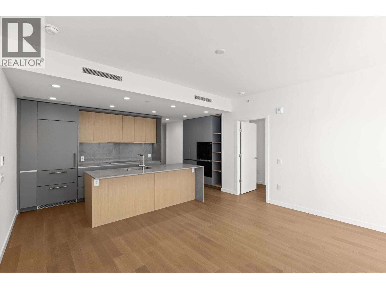 802 3963 UPLANDS WAY, West Vancouver