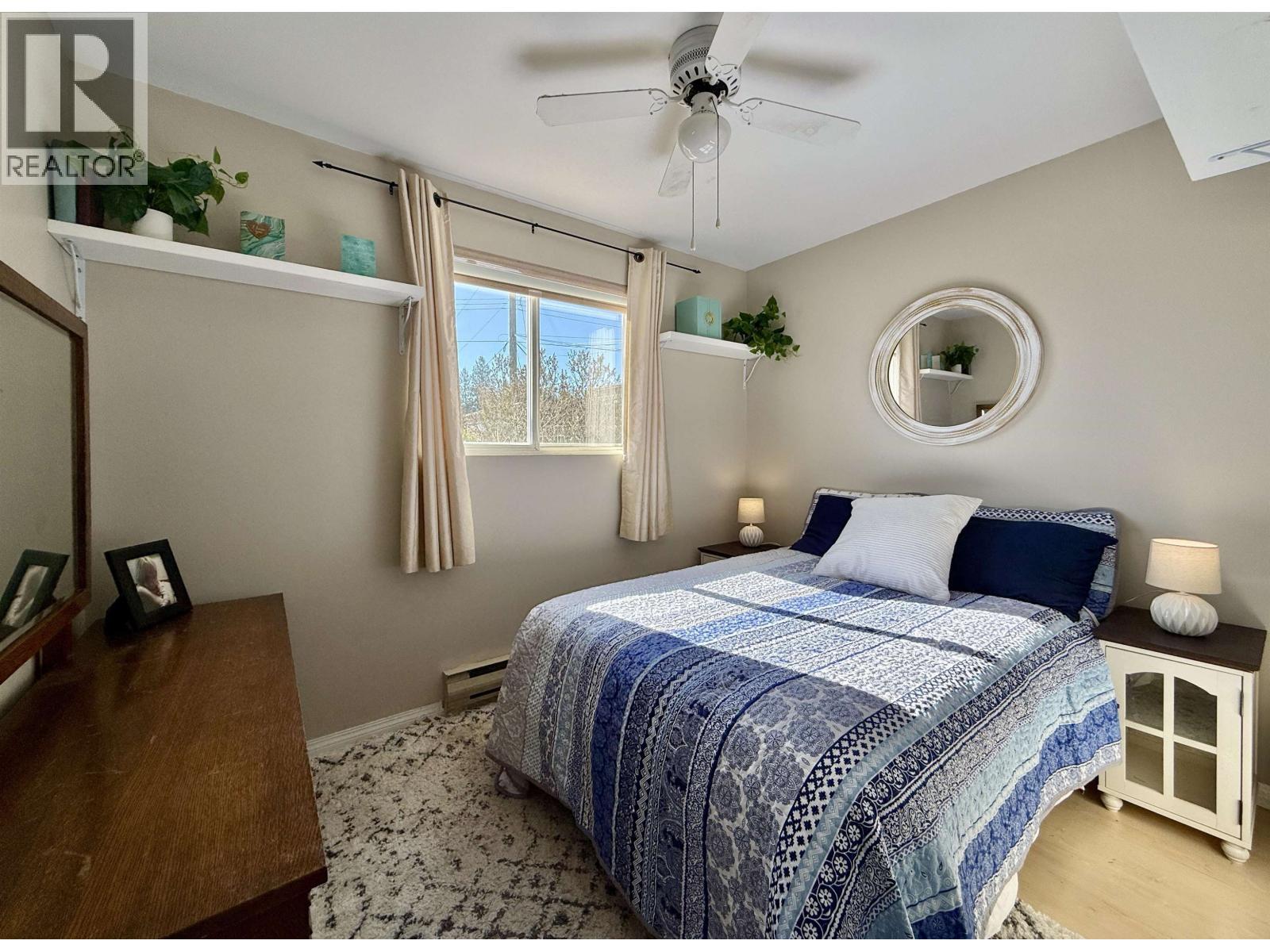 702 GIBSONS WAY, Gibsons