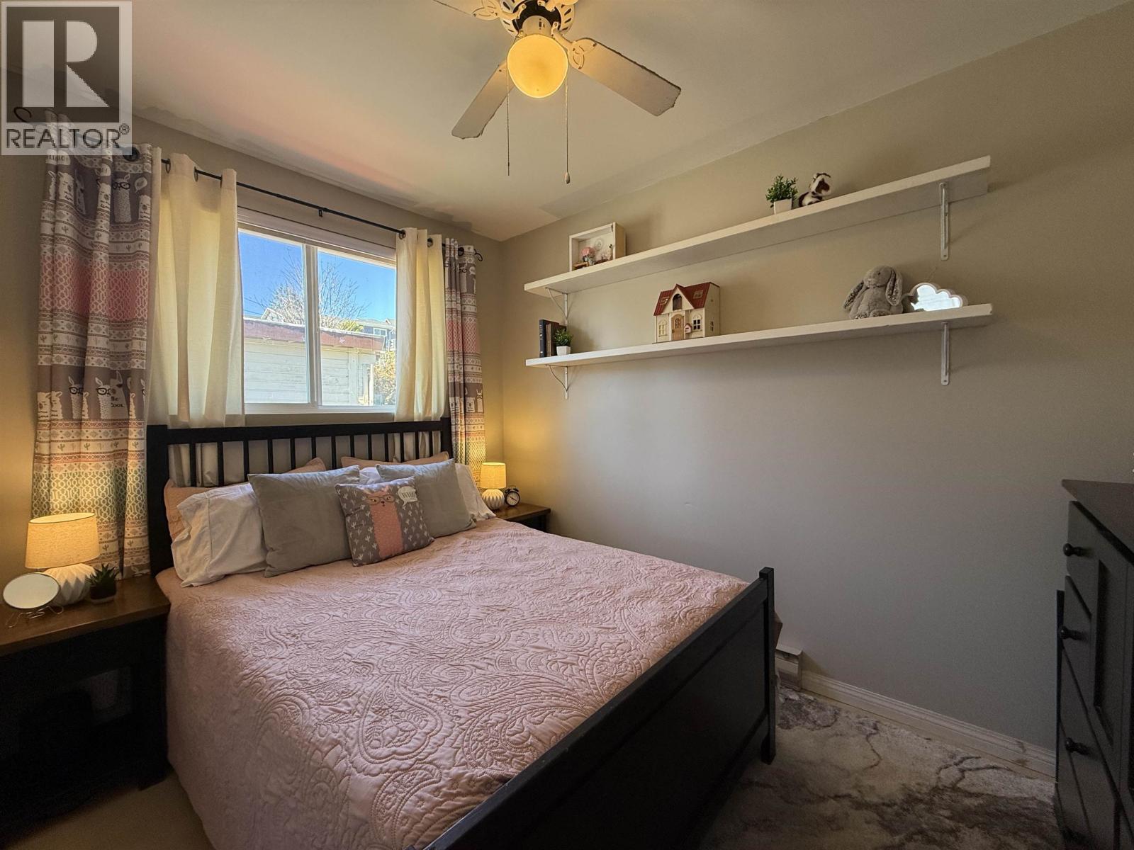 702 GIBSONS WAY, Gibsons