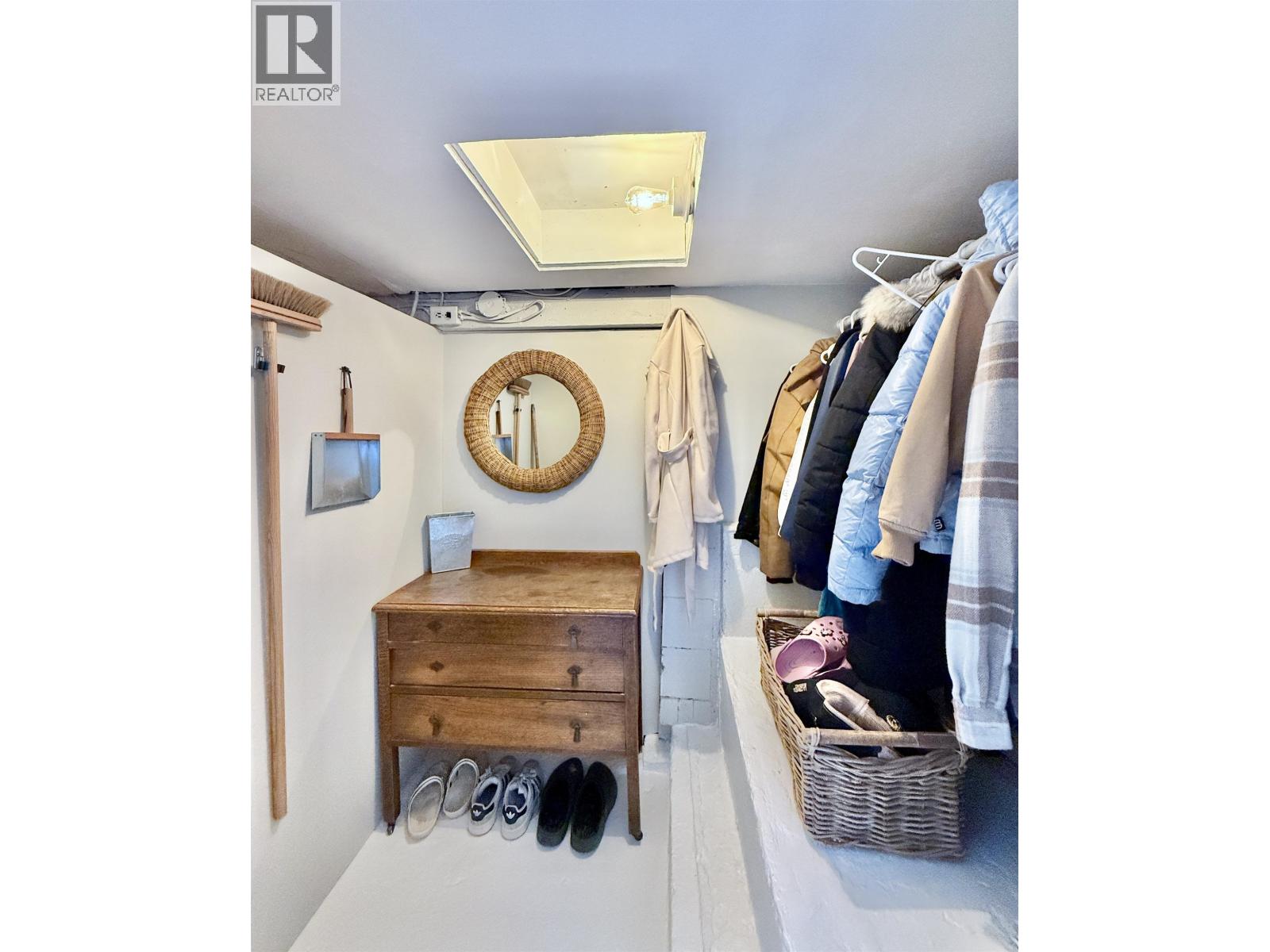 702 GIBSONS WAY, Gibsons