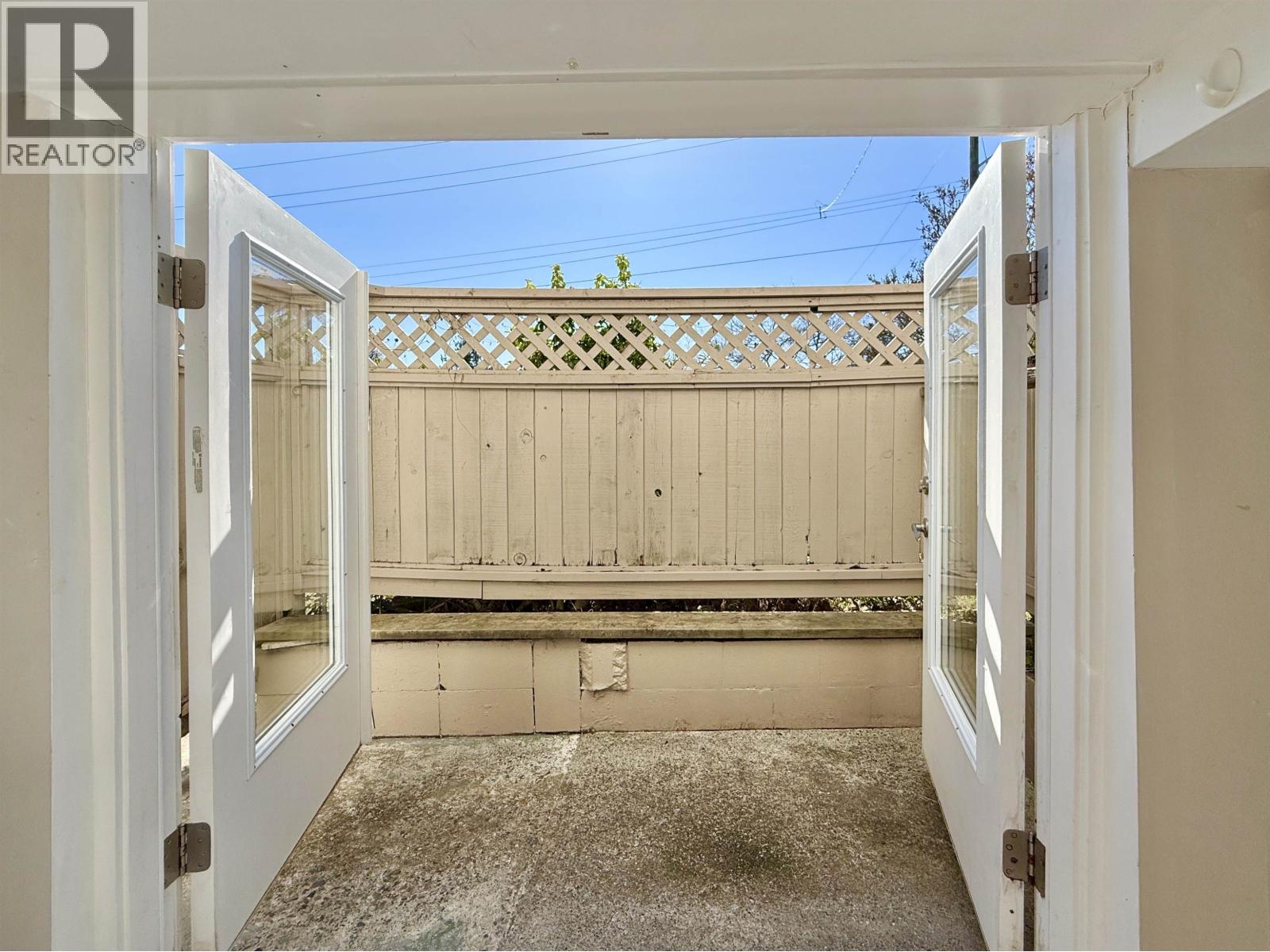 702 GIBSONS WAY, Gibsons