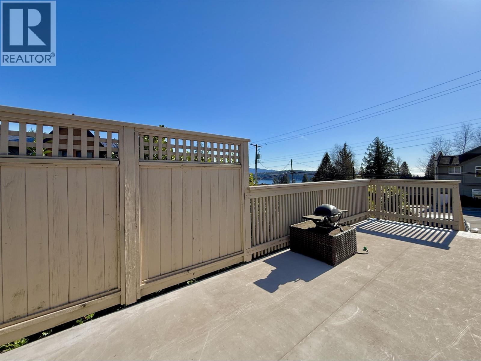 702 GIBSONS WAY, Gibsons