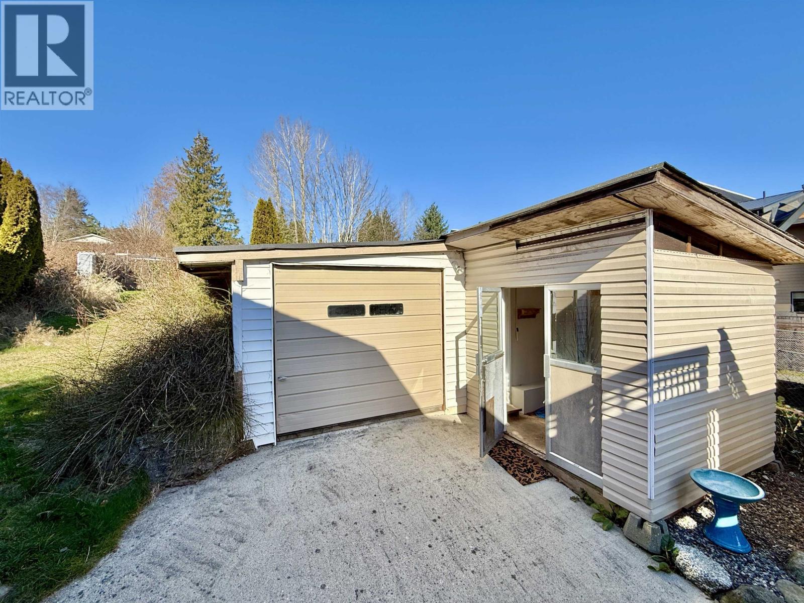 702 GIBSONS WAY, Gibsons