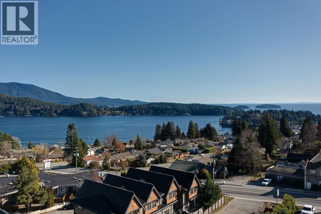 702 GIBSONS WAY, Gibsons