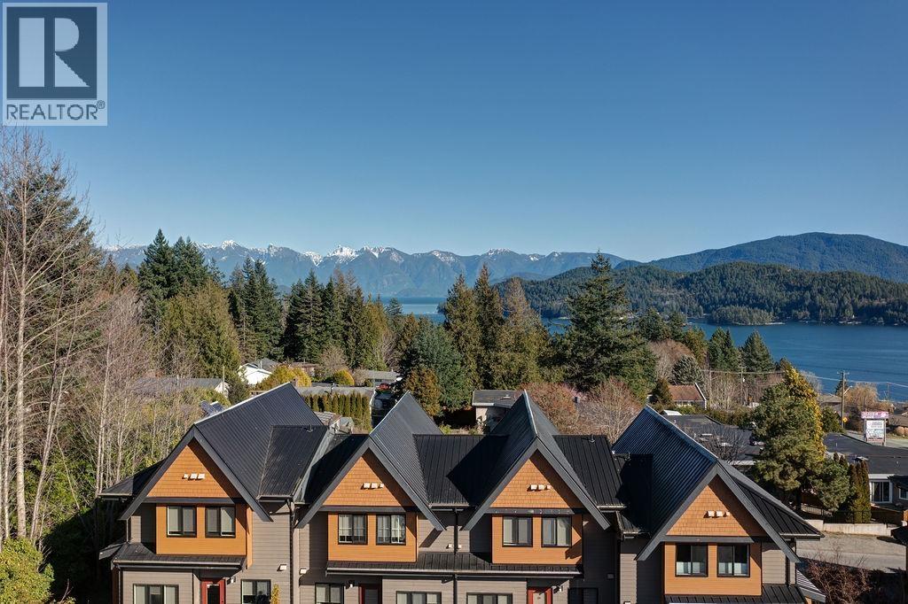 702 GIBSONS WAY, Gibsons