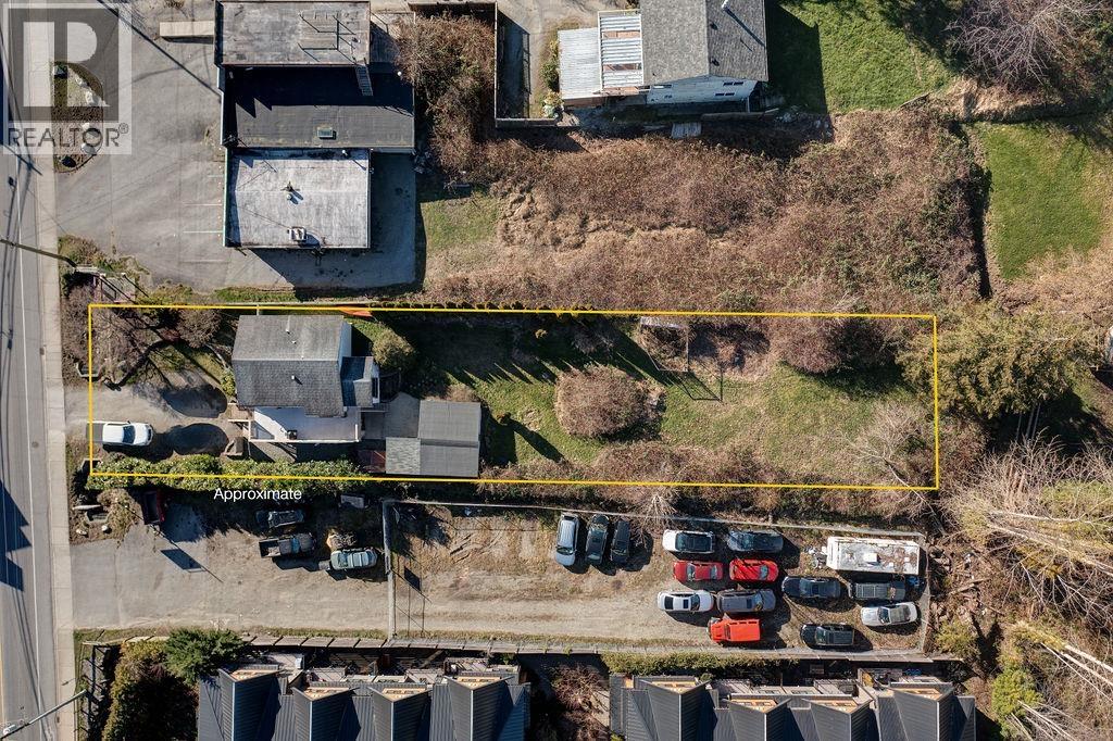 702 GIBSONS WAY, Gibsons