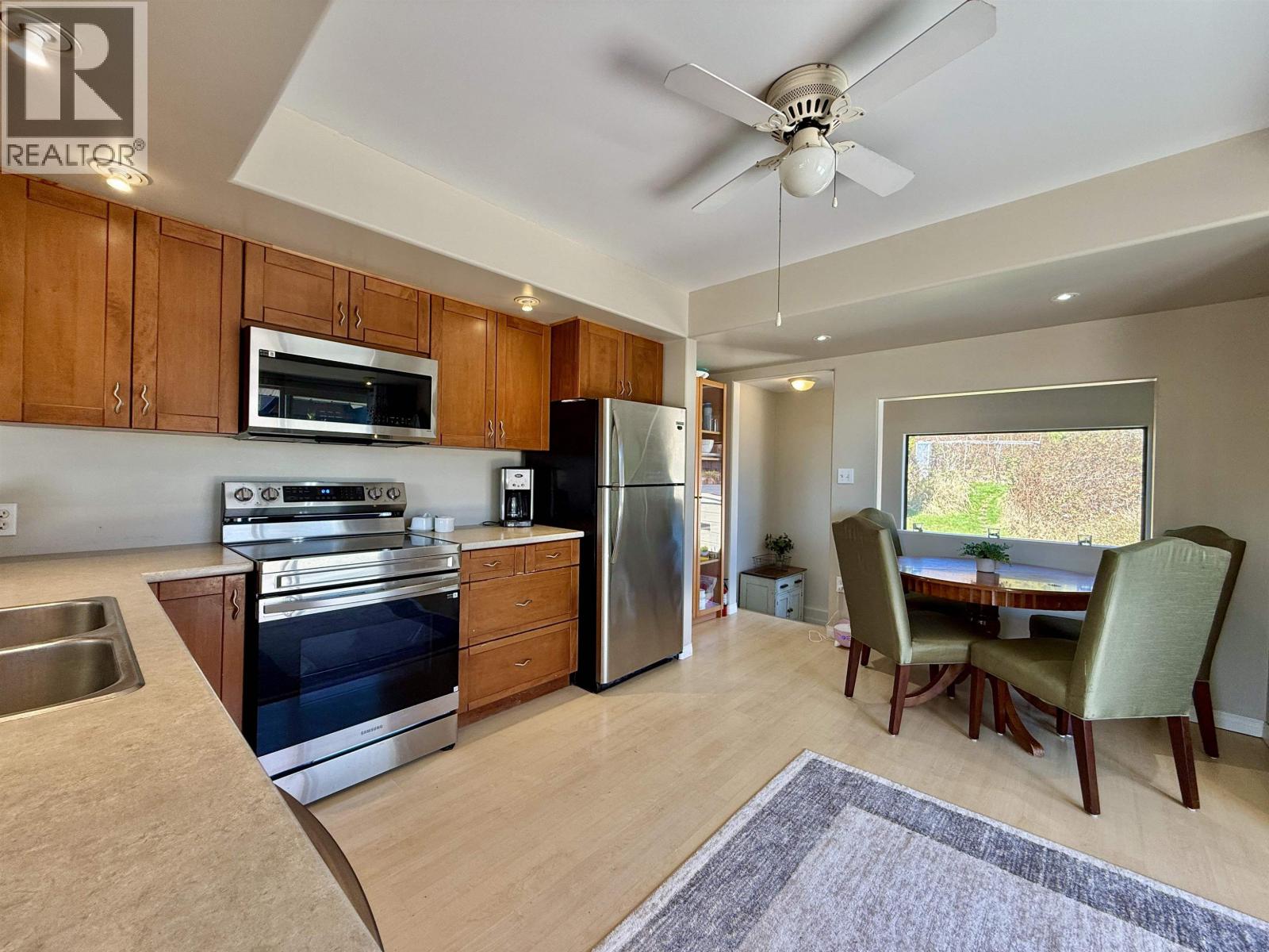 702 GIBSONS WAY, Gibsons