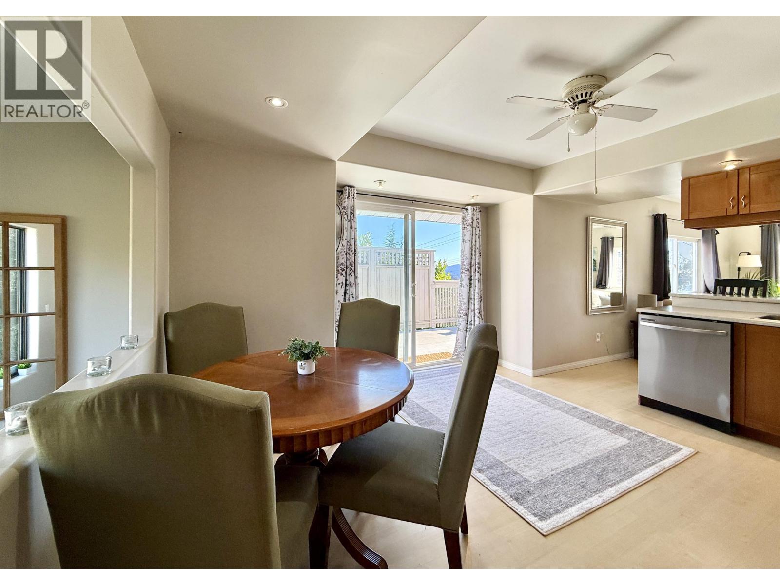 702 GIBSONS WAY, Gibsons