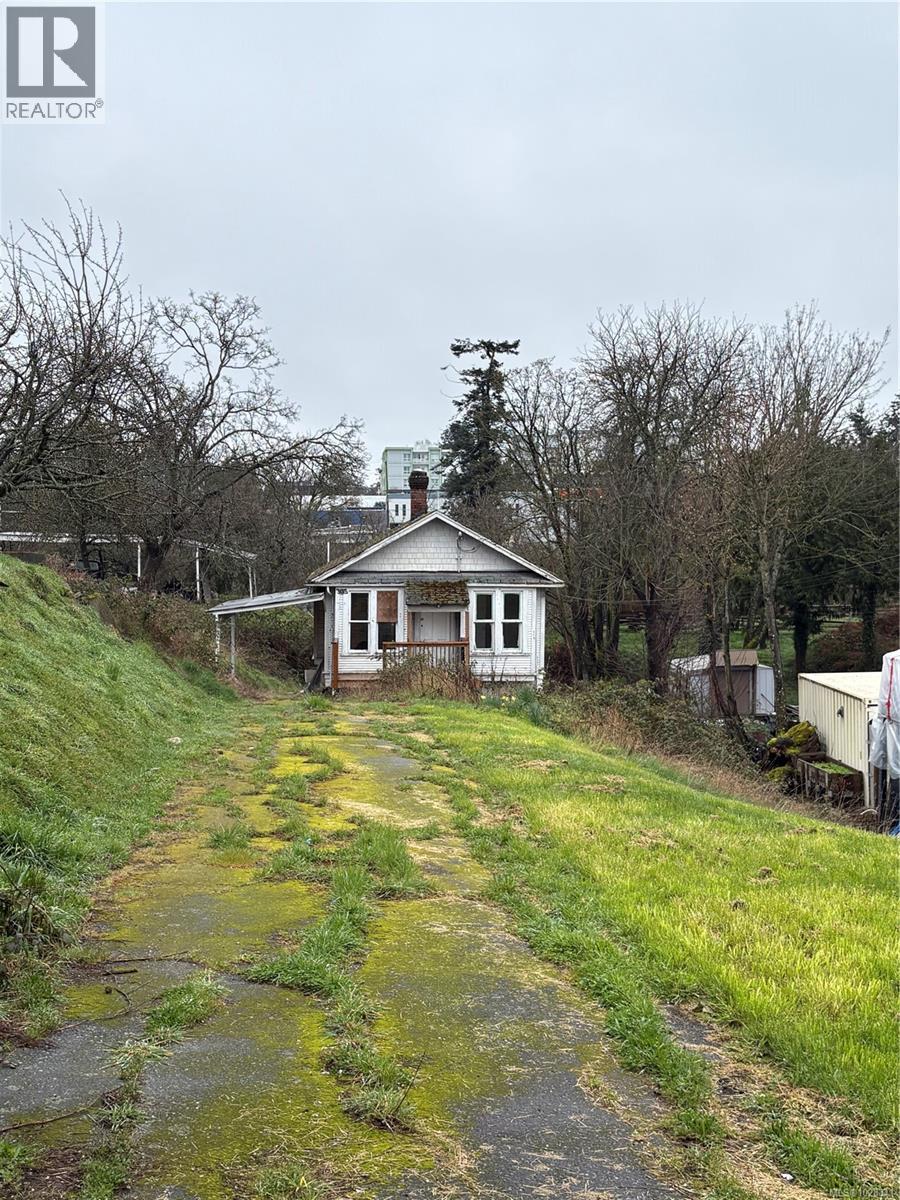 3135 WASHINGTON AVE - 11