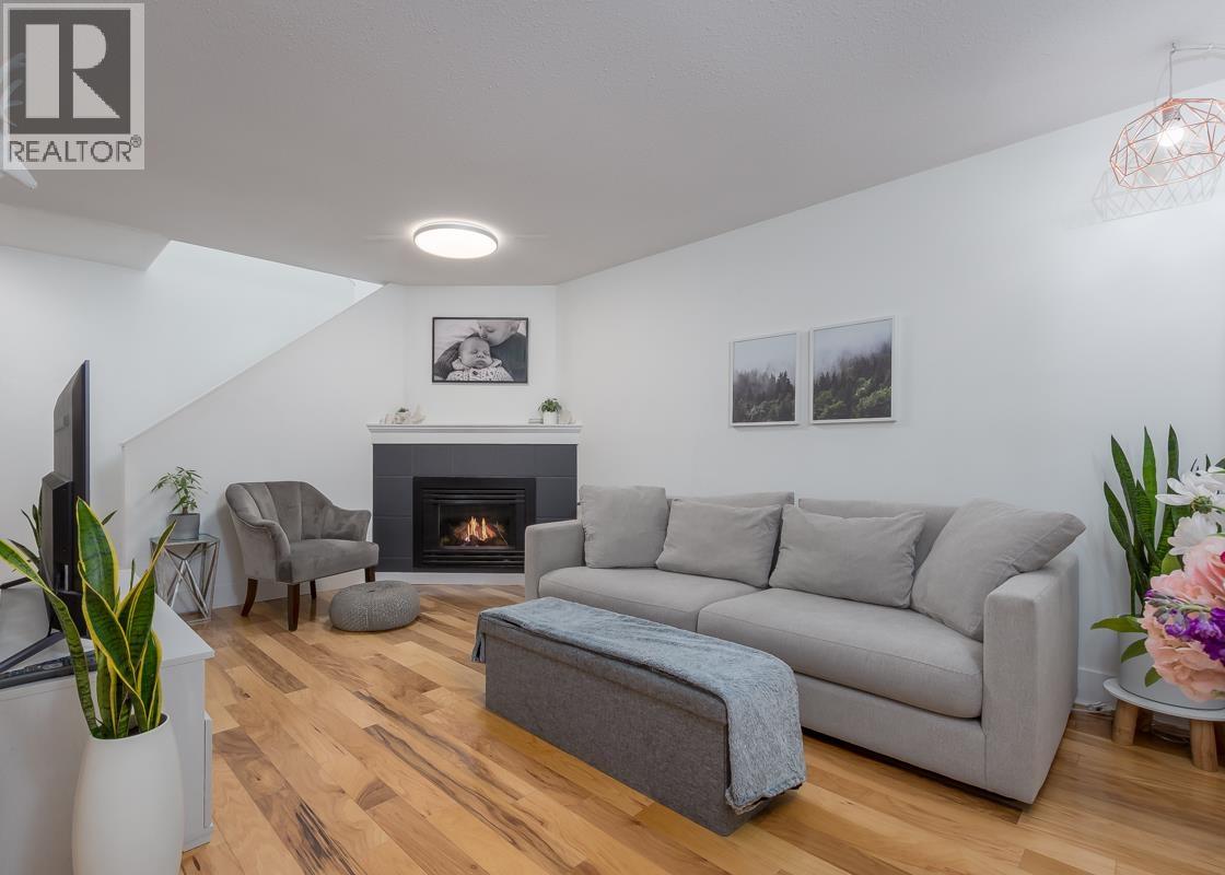 2 38247 WESTWAY AVENUE, Squamish