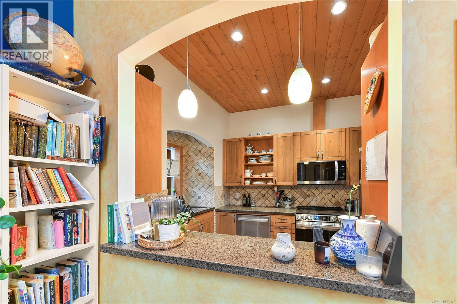  254 Mariners Way, Mayne Island