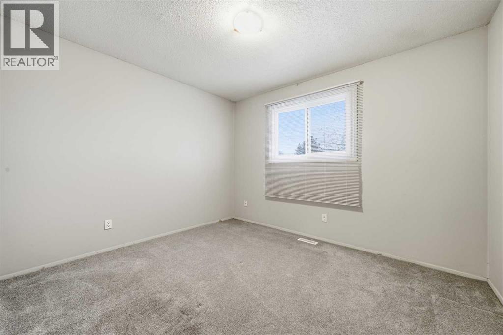 Single Family House for Sale in   Woodview Drive SW Woodlands Calgary 