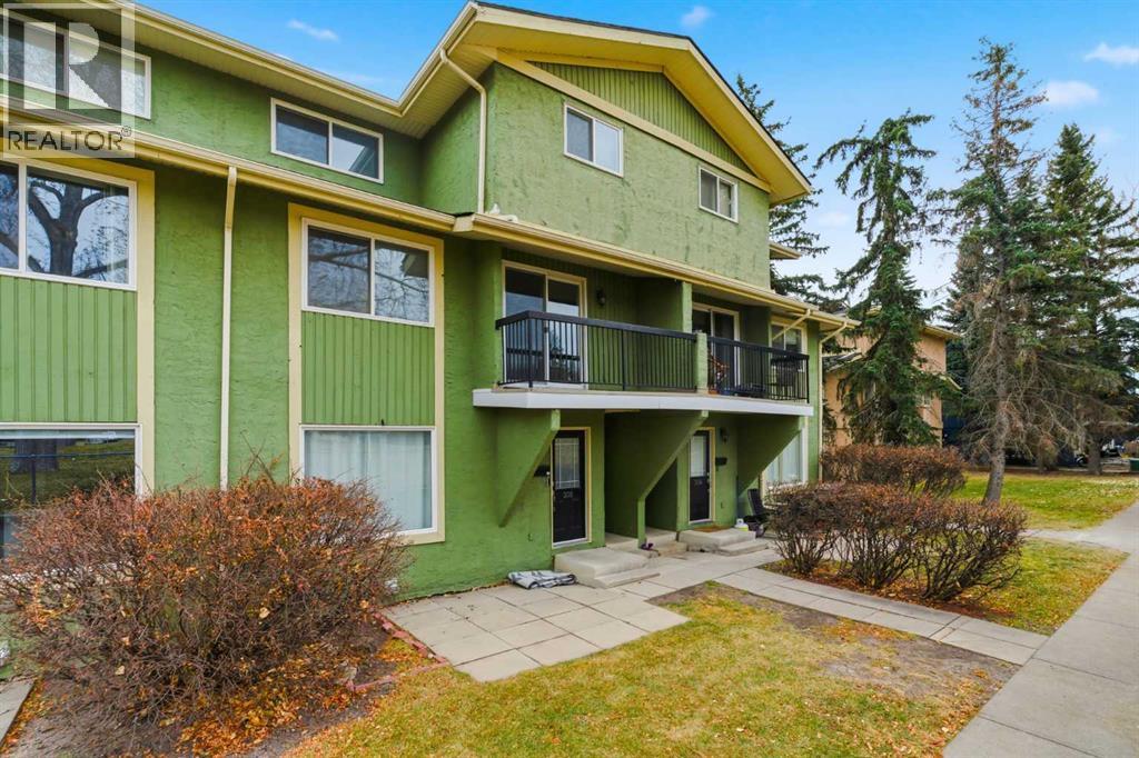 Single Family House for Sale in   Woodview Drive SW Woodlands Calgary 