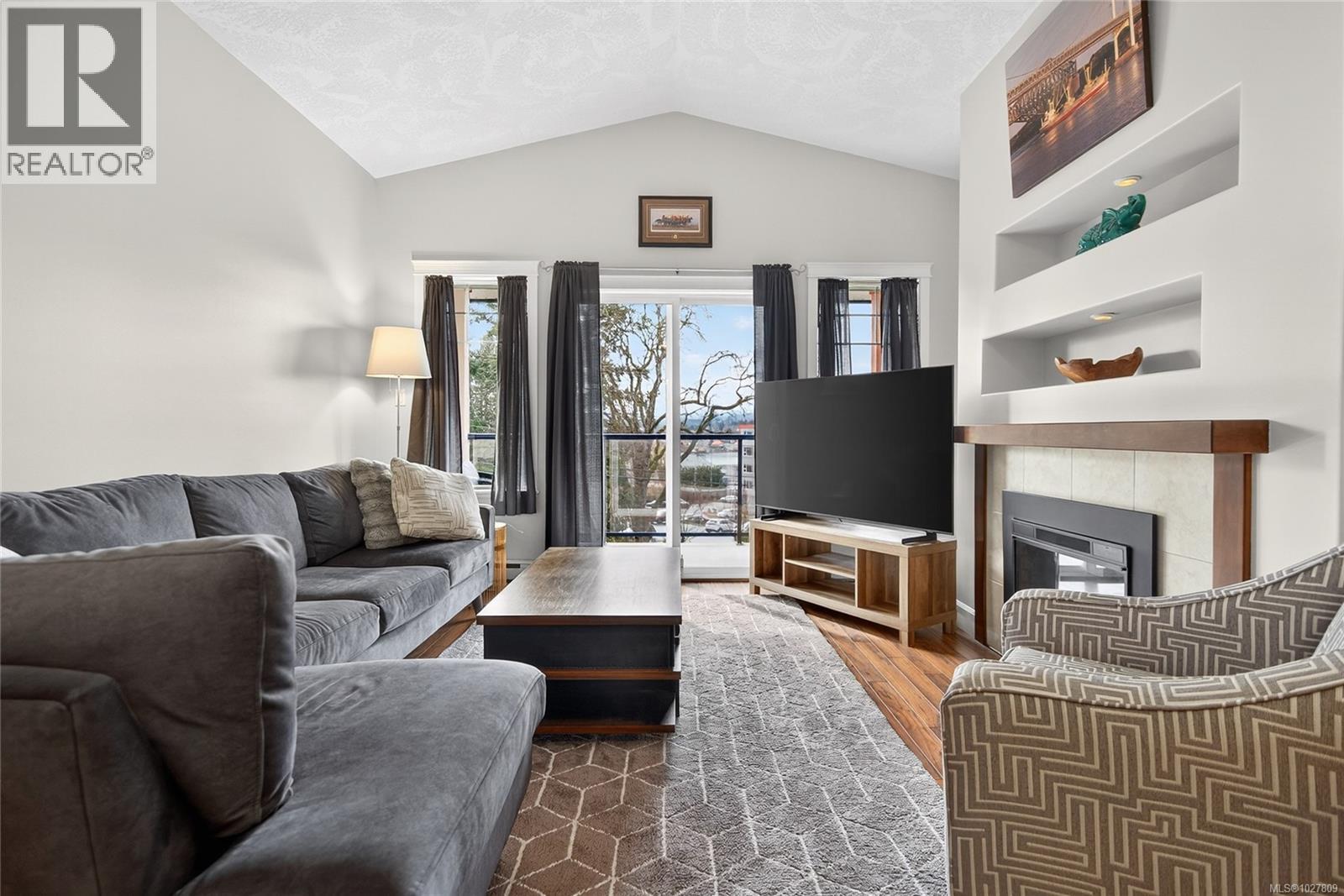 #221 930 BRAIDWOOD RD - Image 3