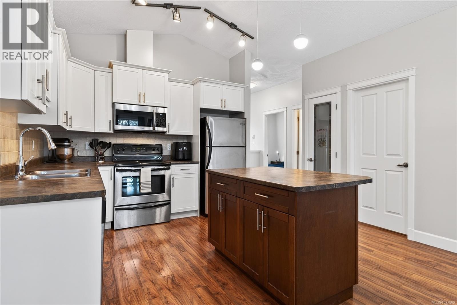 #221 930 BRAIDWOOD RD - 4