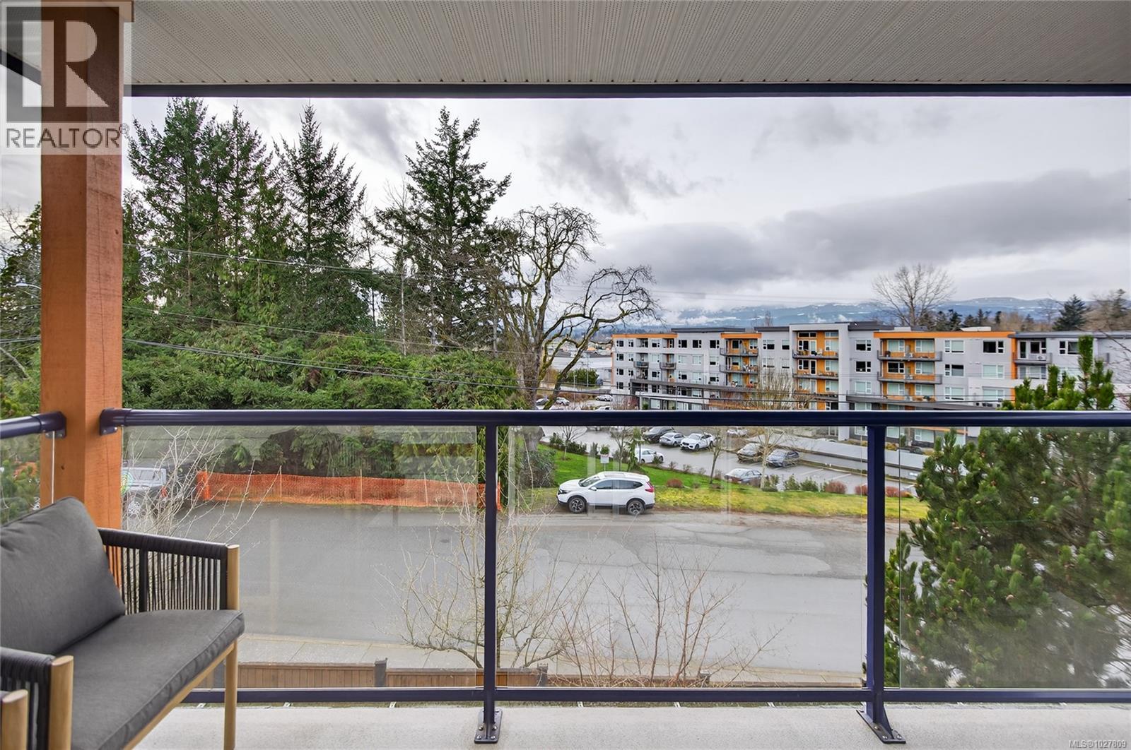 #221 930 BRAIDWOOD RD - 40