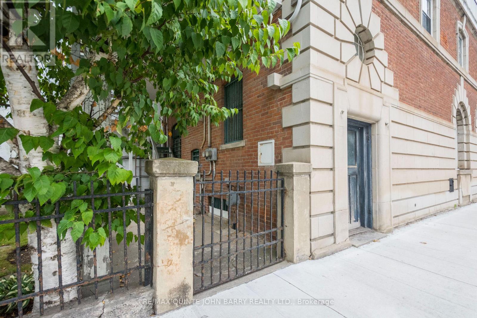 2 MILL STREET — photo 28