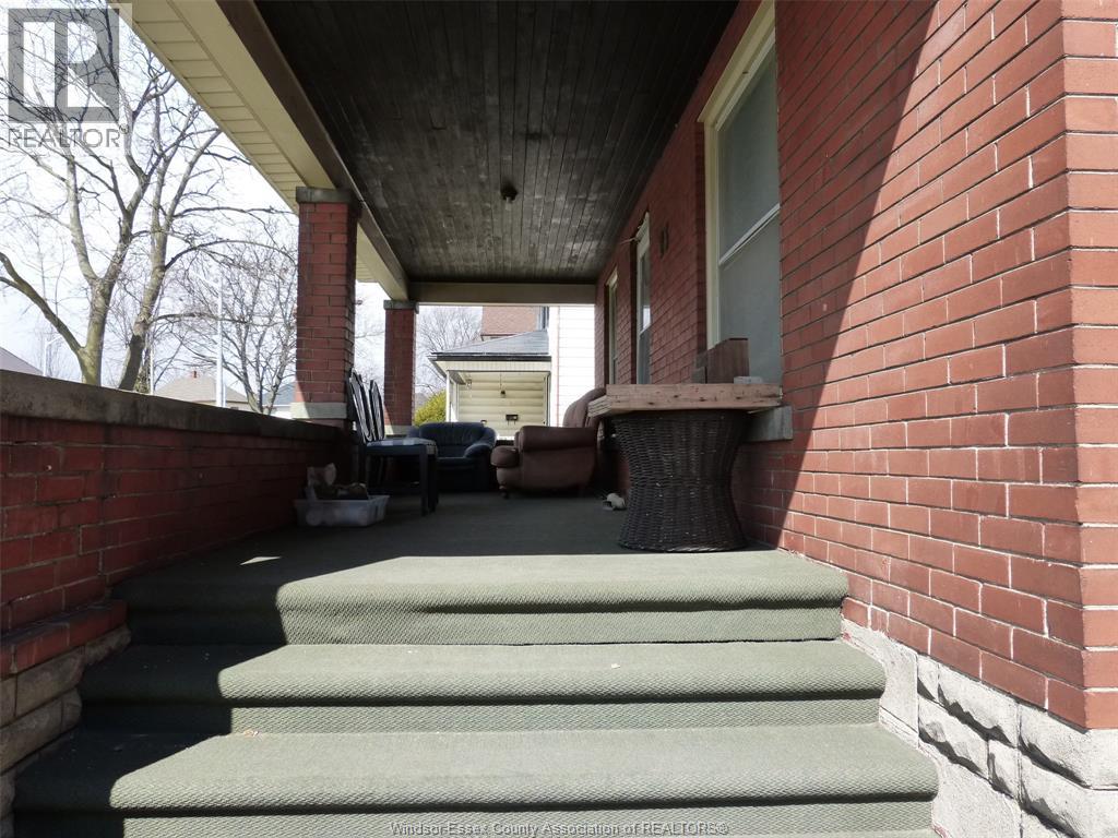 23 QUEEENS AVENUE - 3