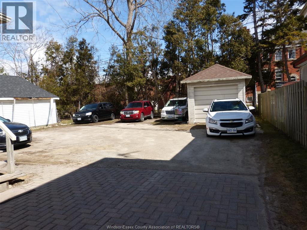 23 QUEEENS AVENUE - 4