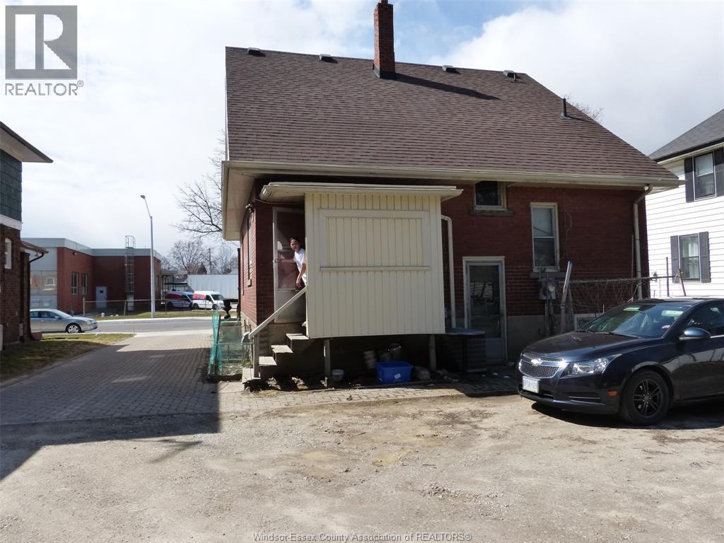 23 QUEEENS AVENUE - 6
