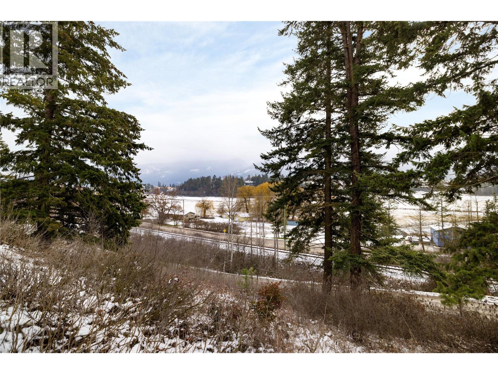 4107 Noble Road, Spallumcheen