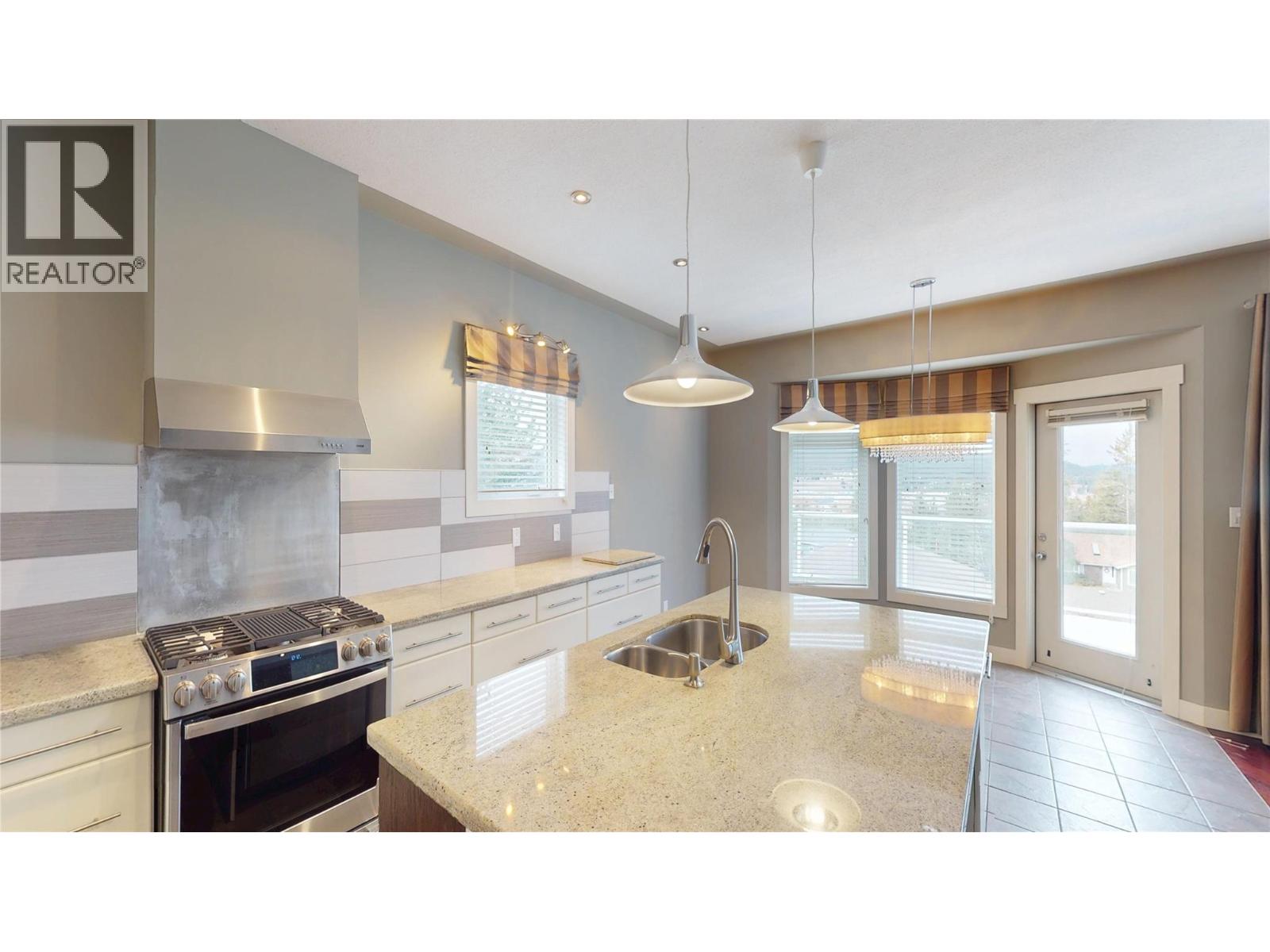 1631 MT. PYRAMID CRESCENT - 7