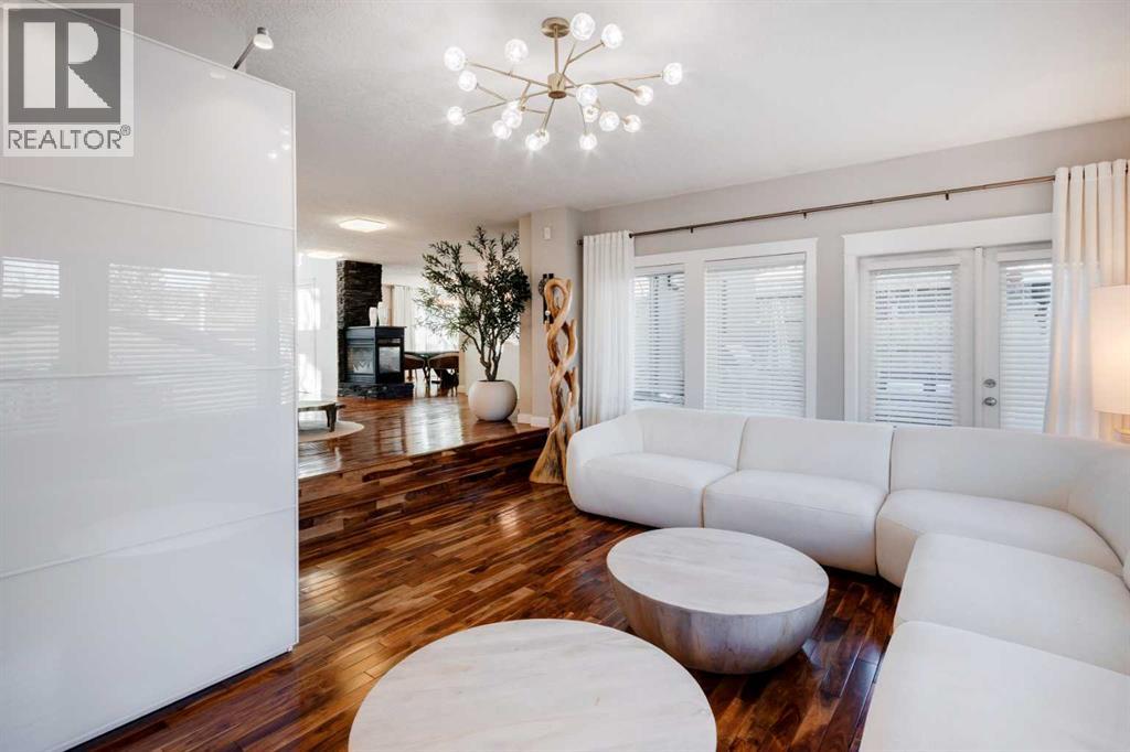 Single Family House for Sale in  Lissington Drive SW North Glenmore Park Calgary 