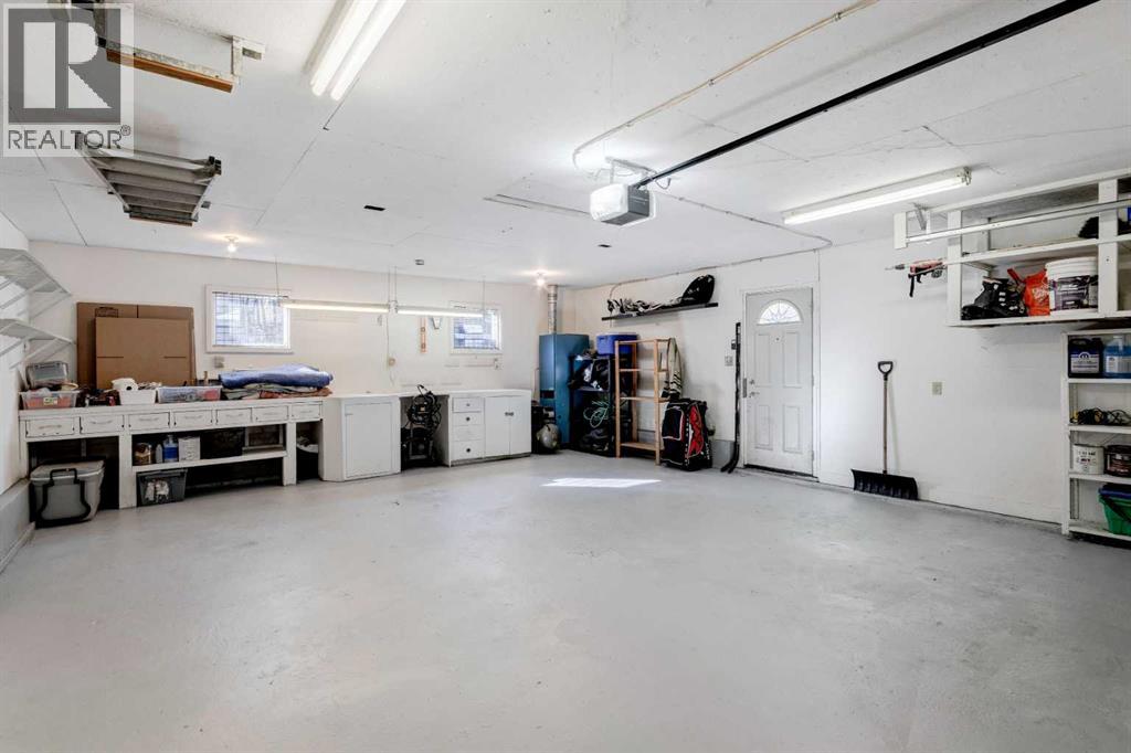 Single Family House for Sale in  Lissington Drive SW North Glenmore Park Calgary 