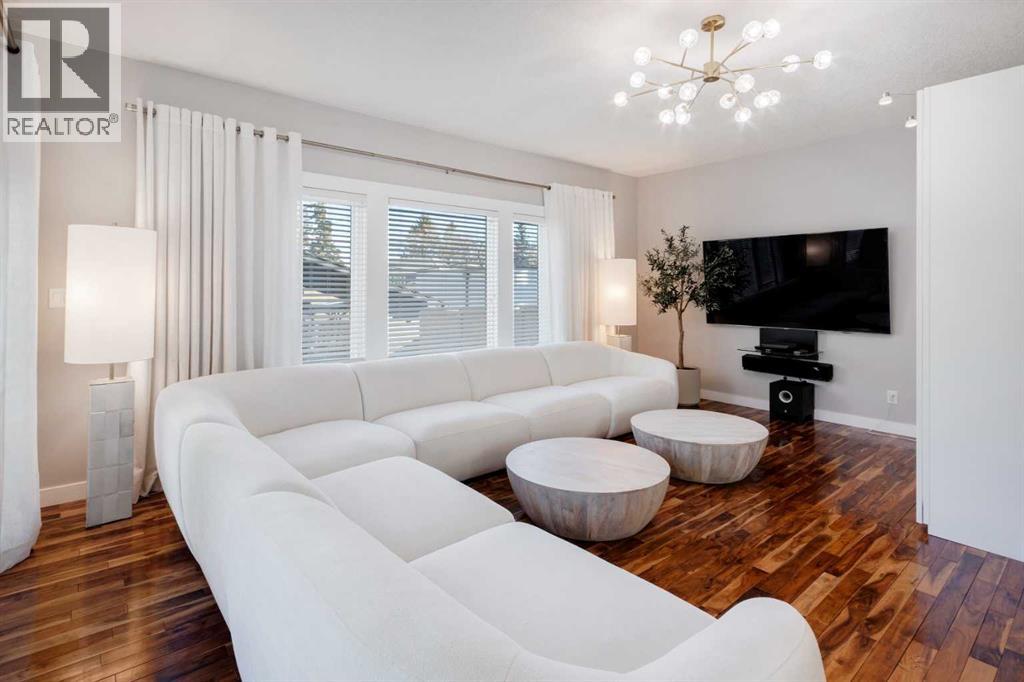 Single Family House for Sale in  Lissington Drive SW North Glenmore Park Calgary 