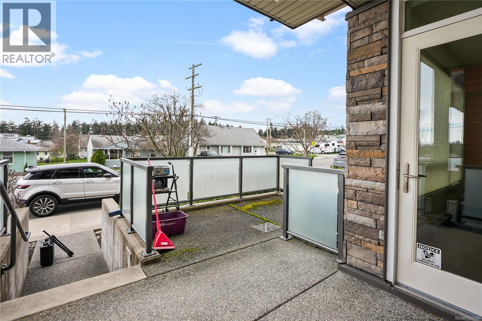 #105 300 BELMONT RD - 22