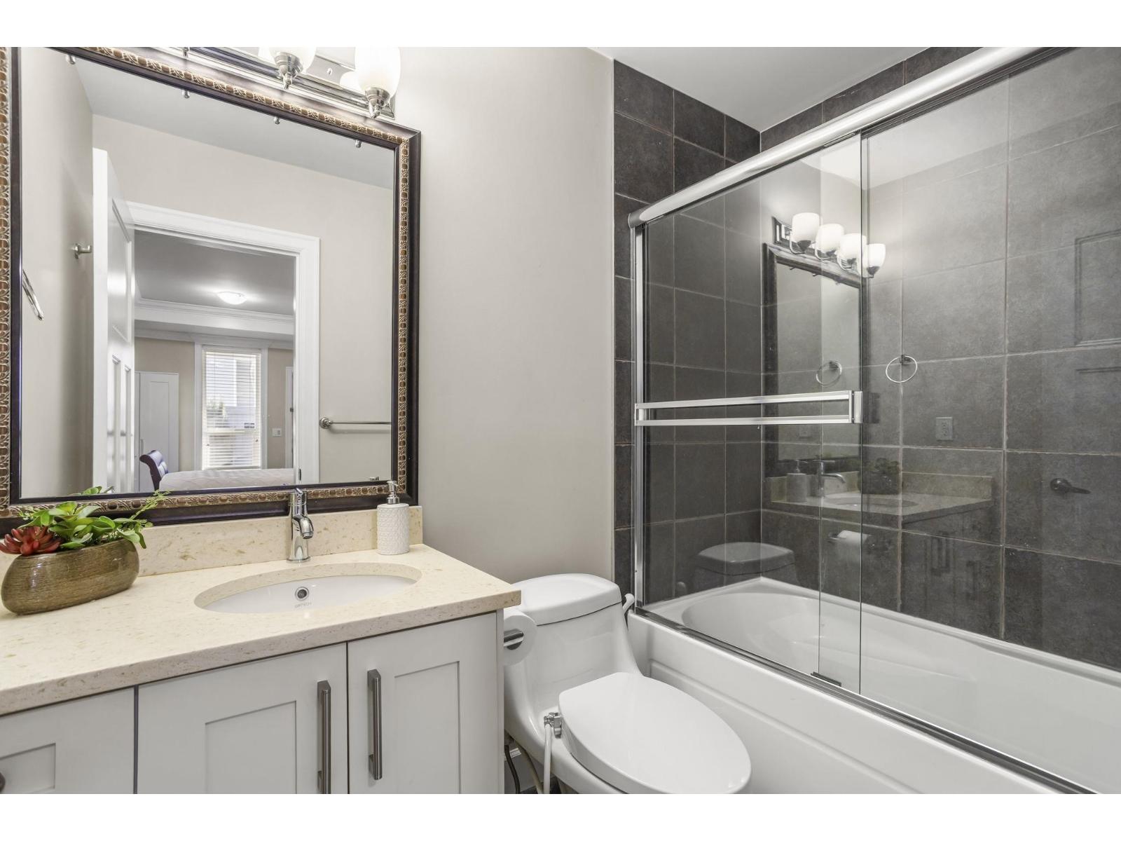 11790 80 Avenue, Delta