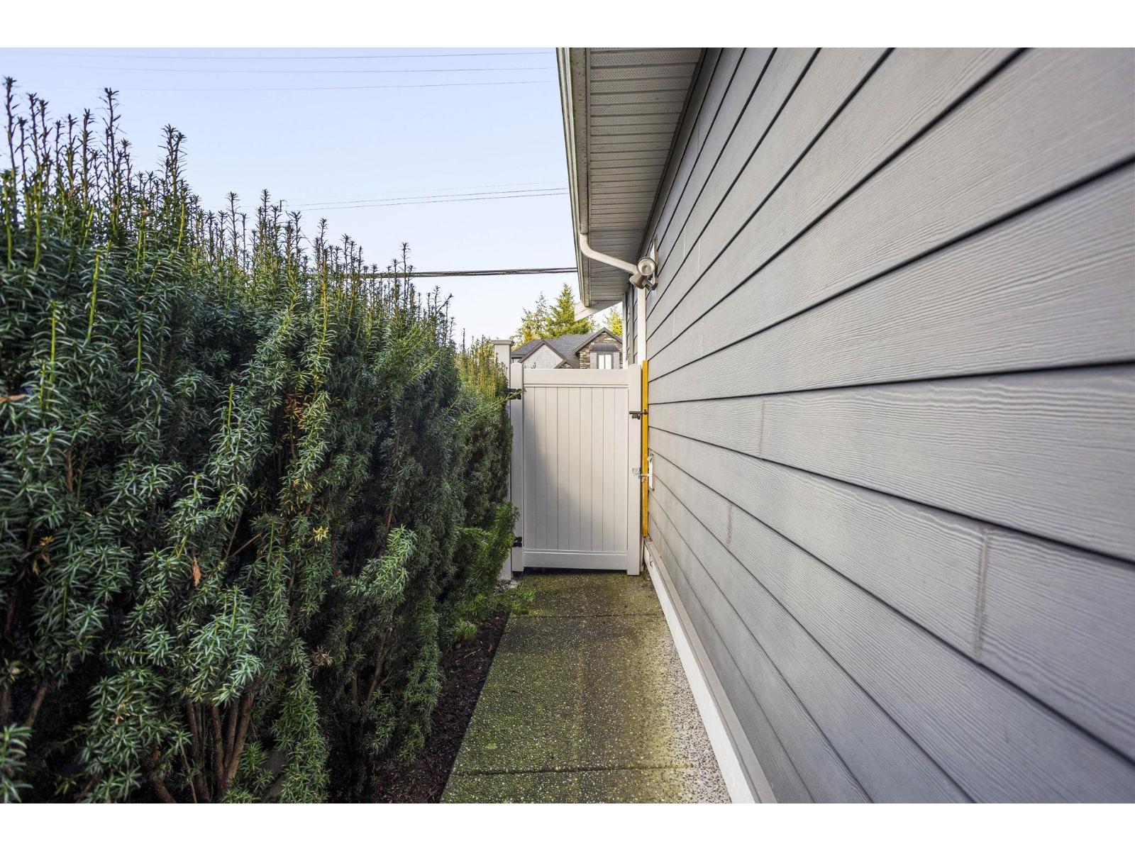 11790 80 Avenue, Delta