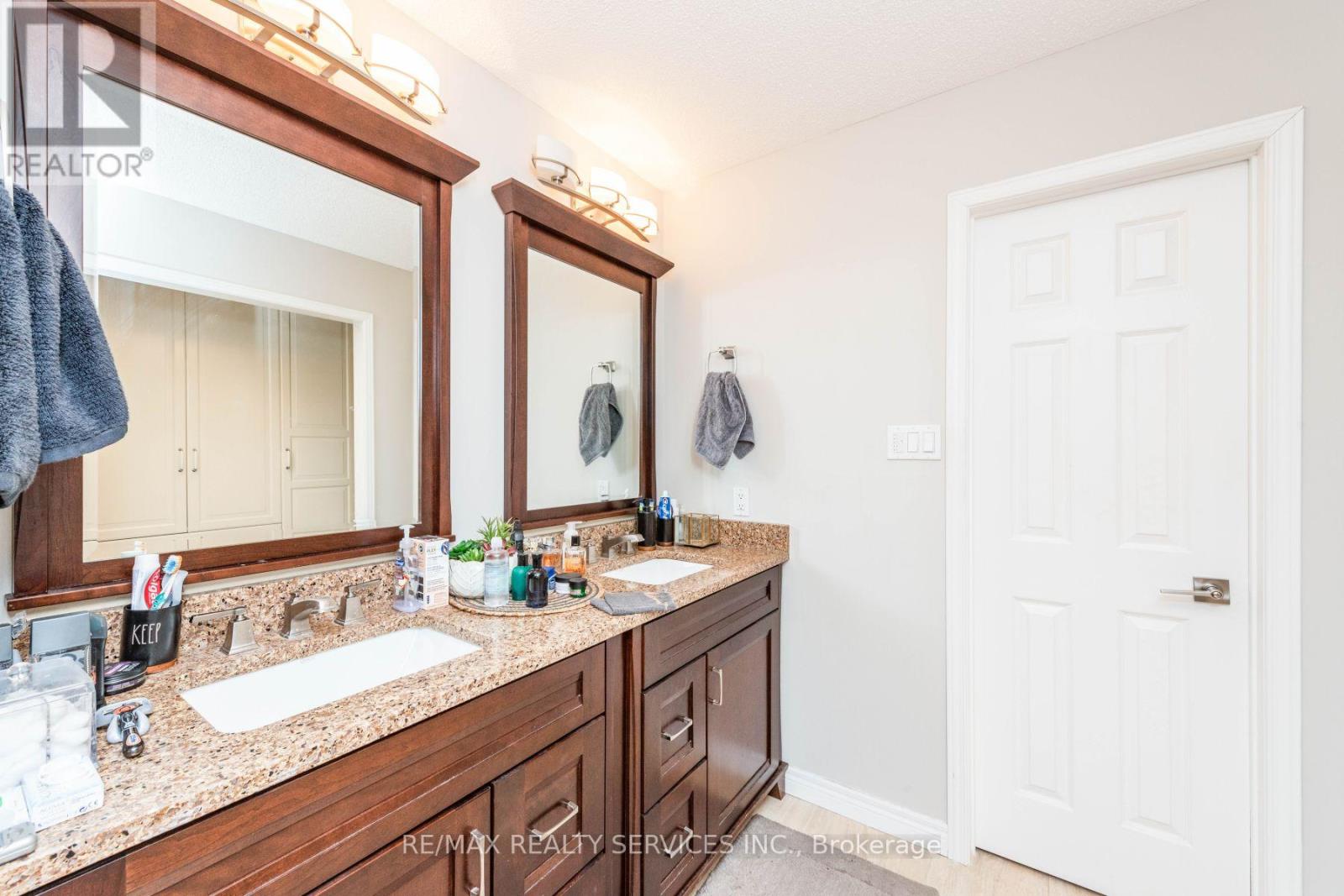 1928 ALDERMEAD ROAD - 32