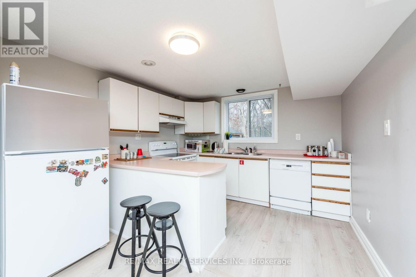 1928 ALDERMEAD ROAD - 42