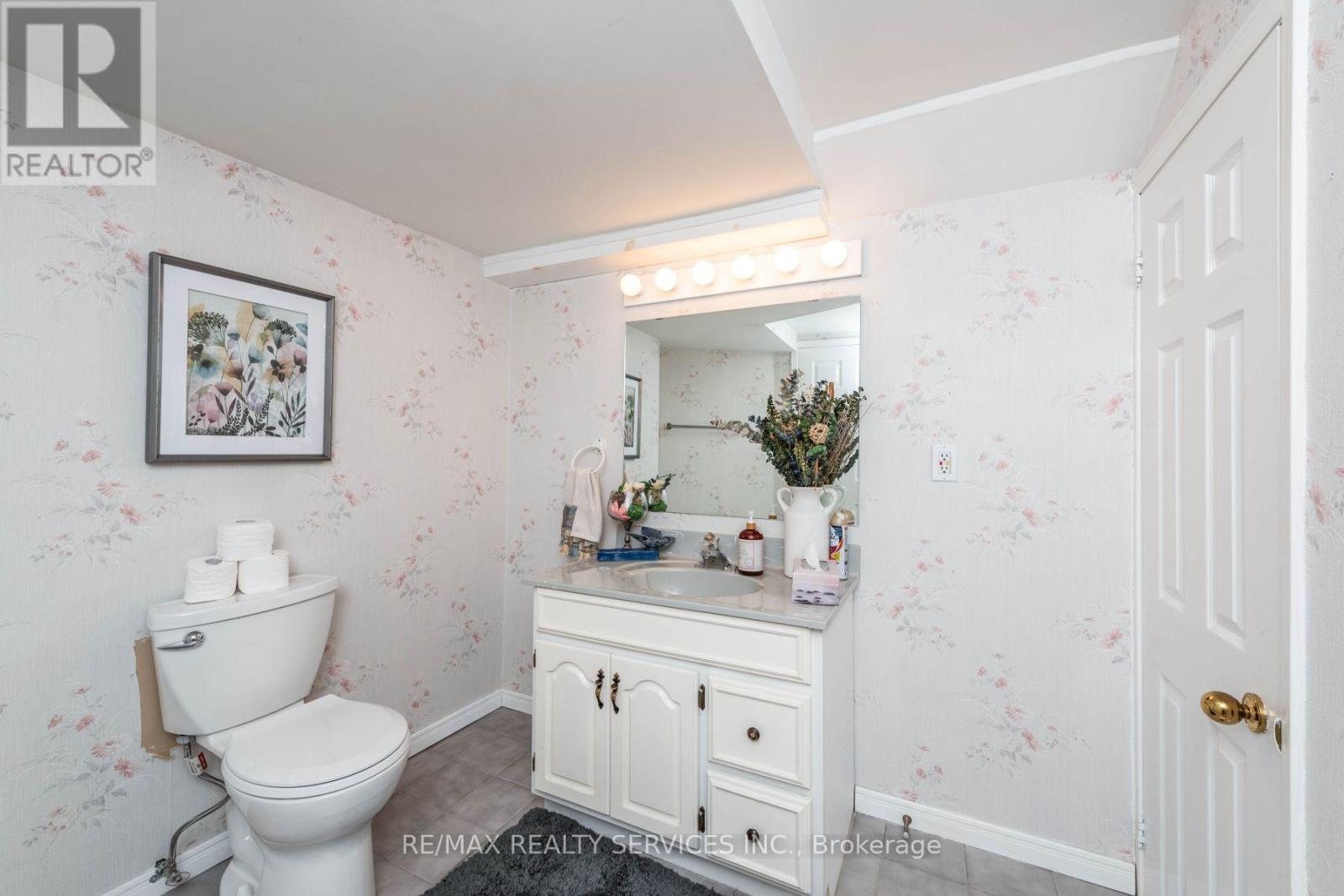 1928 ALDERMEAD ROAD - 44