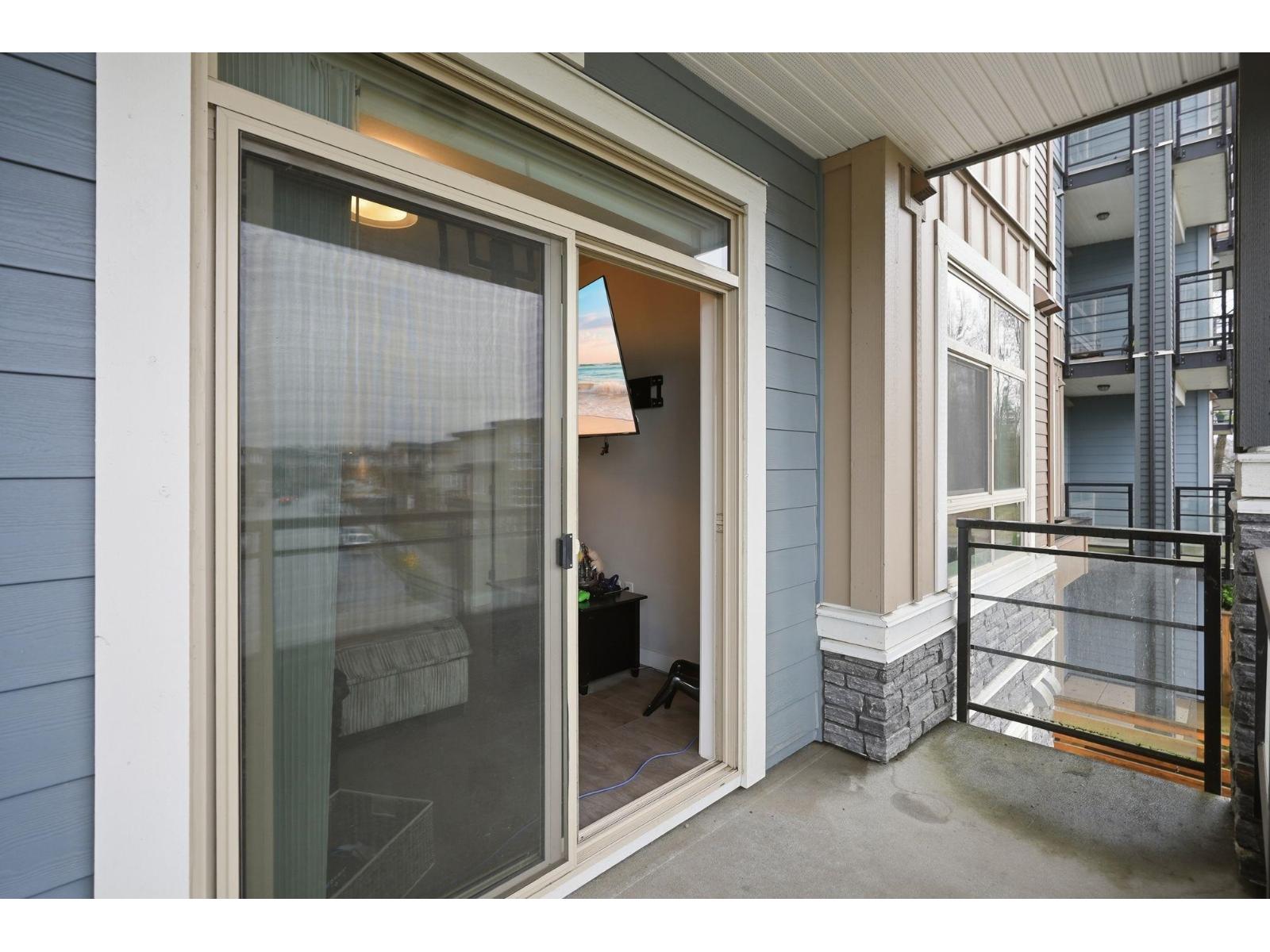 301 45562 AIRPORT ROAD, Chilliwack Proper South, Chilliwack