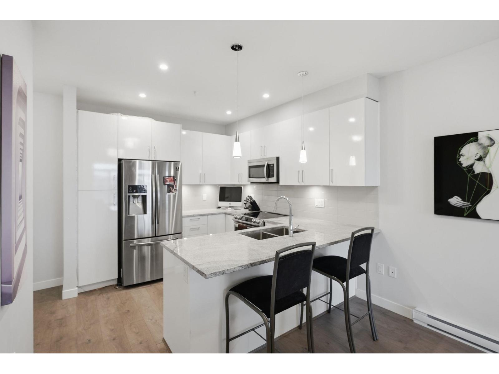 301 45562 AIRPORT ROAD, Chilliwack Proper South, Chilliwack