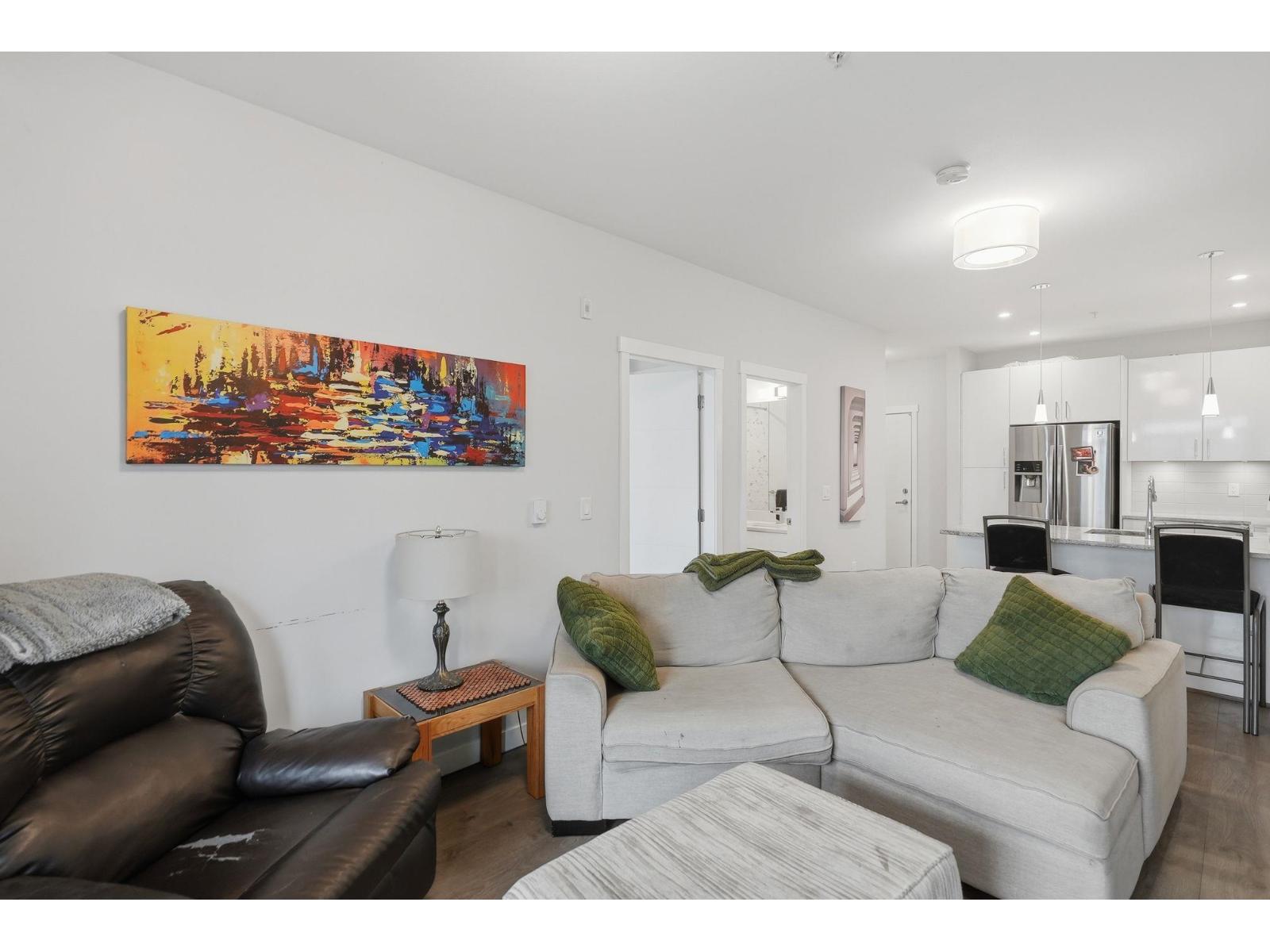 301 45562 AIRPORT ROAD, Chilliwack Proper South, Chilliwack