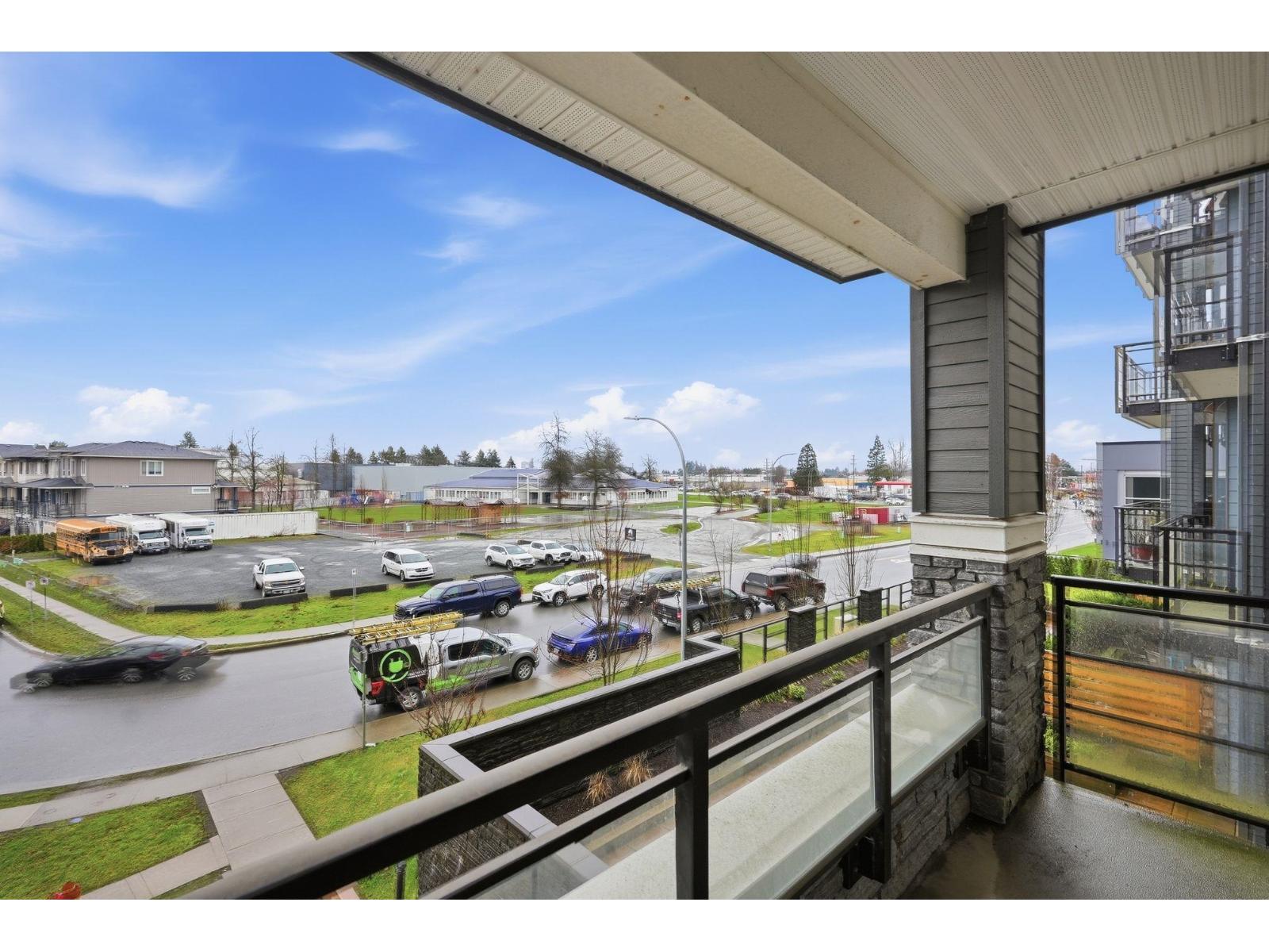 301 45562 AIRPORT ROAD, Chilliwack Proper South, Chilliwack