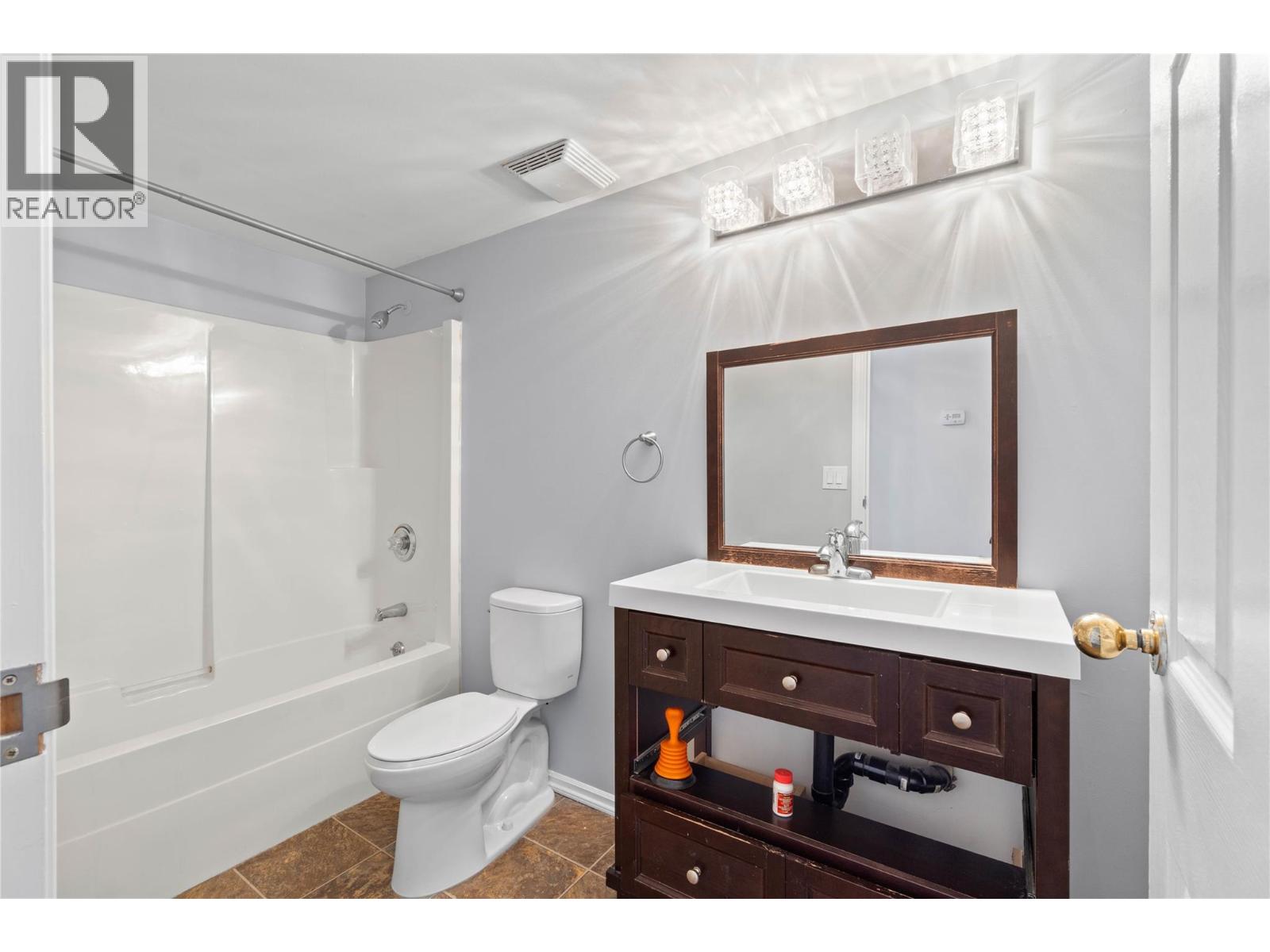 #506 629 Lansdowne Street - 13