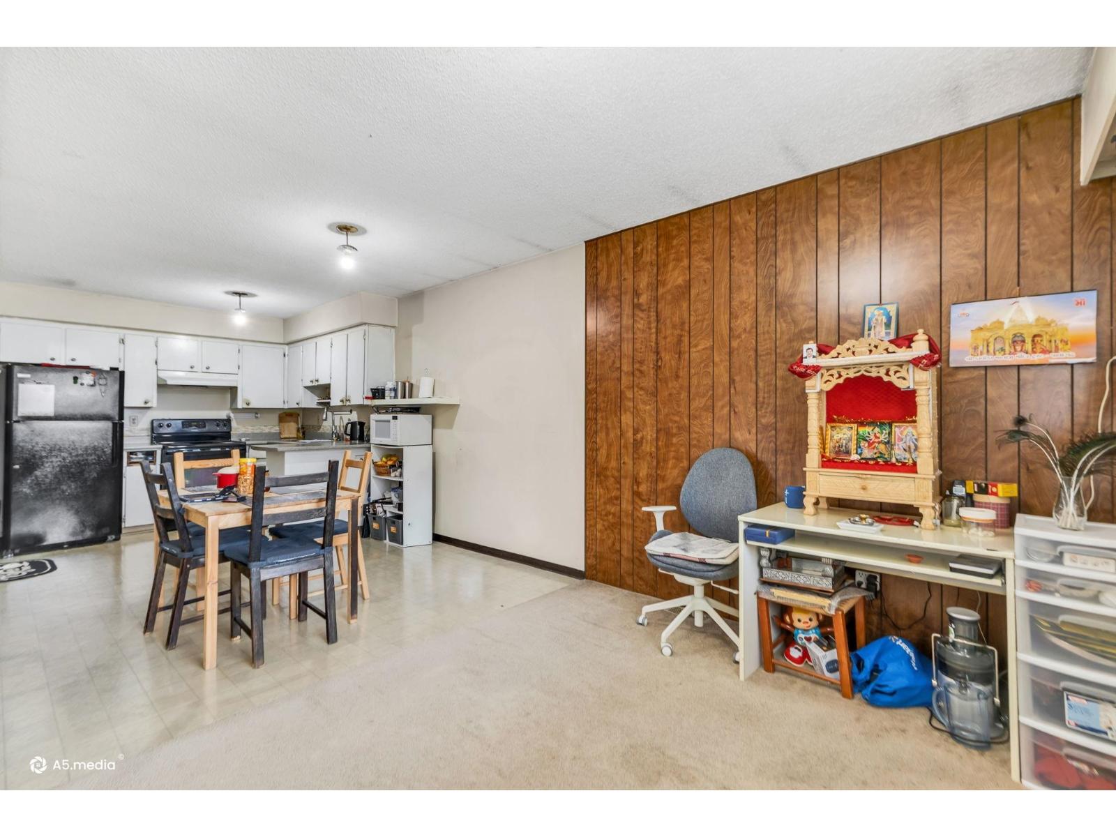 11876 92A Avenue, Delta