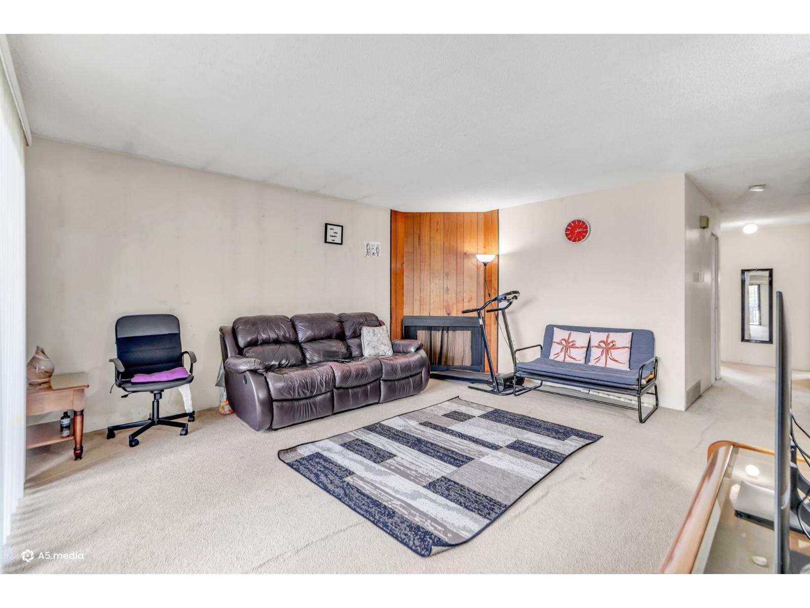 11876 92A Avenue, Delta