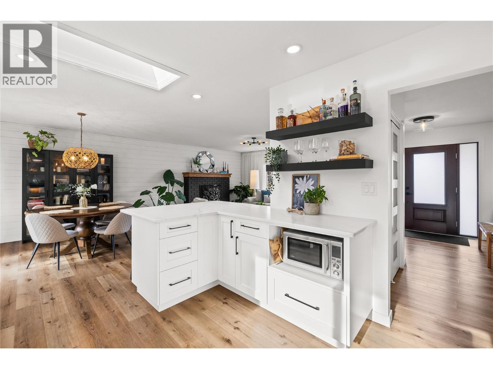 2355 Crestview Road, West Kelowna