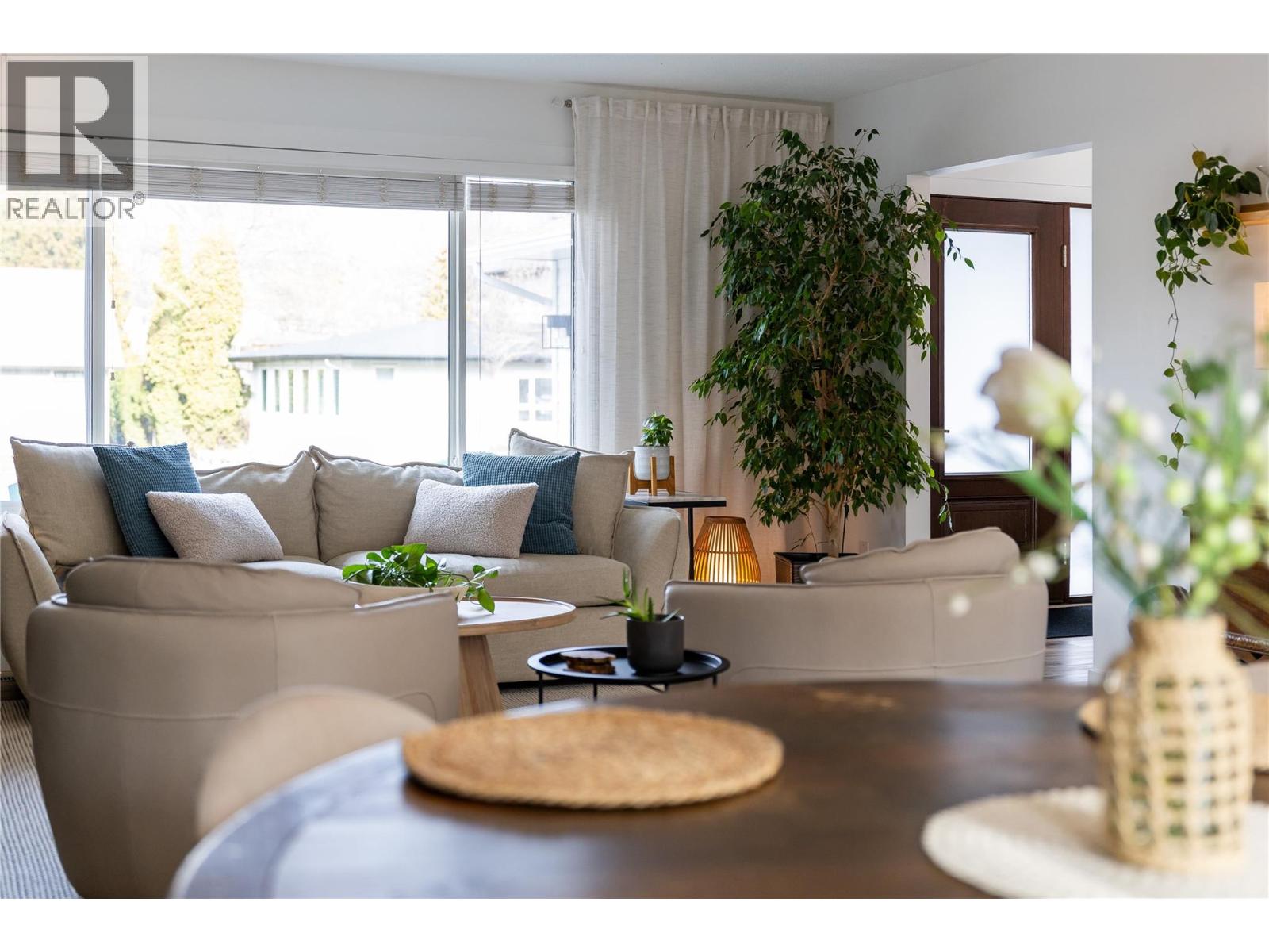 2355 Crestview Road, West Kelowna