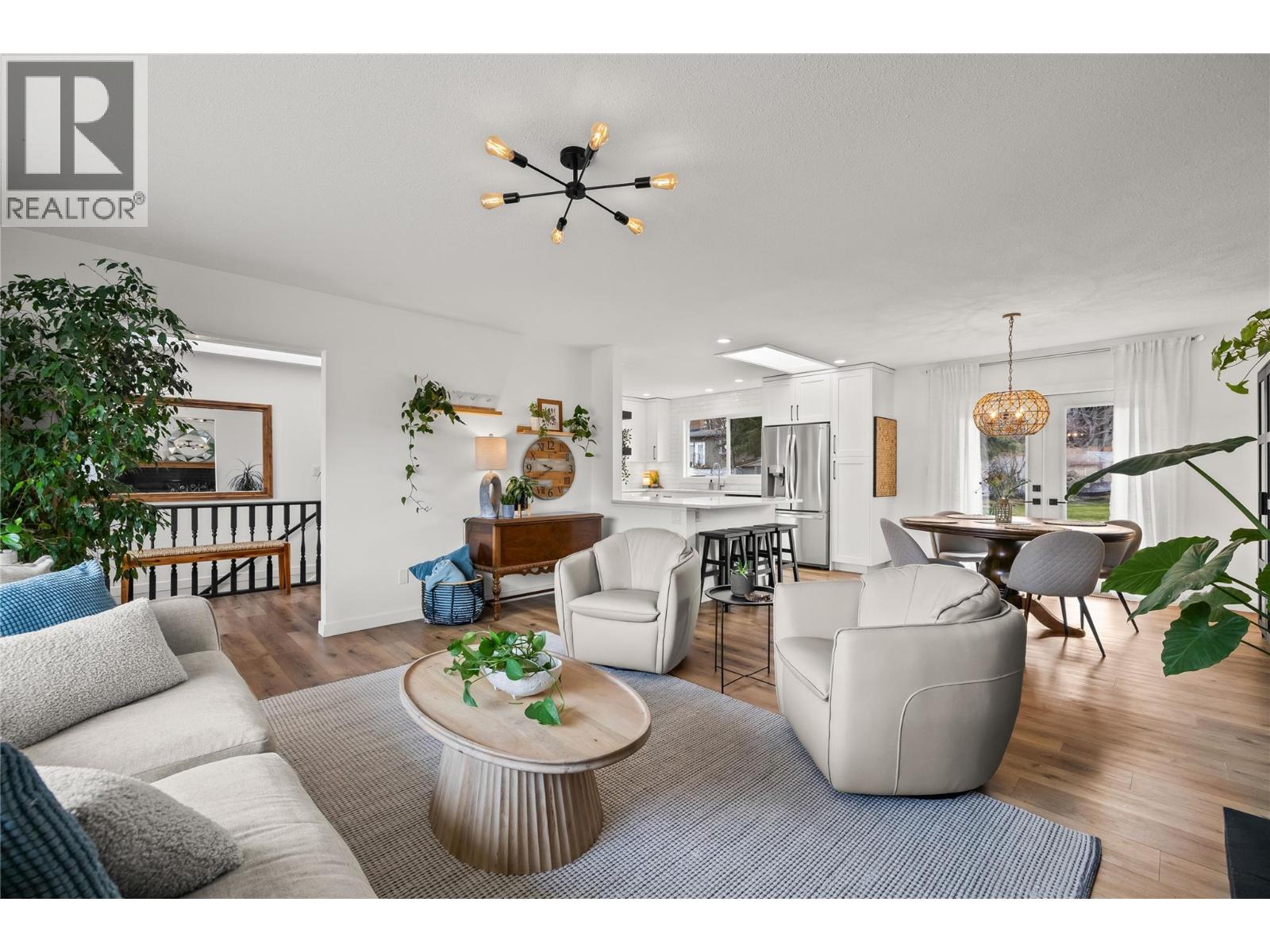 2355 Crestview Road, West Kelowna