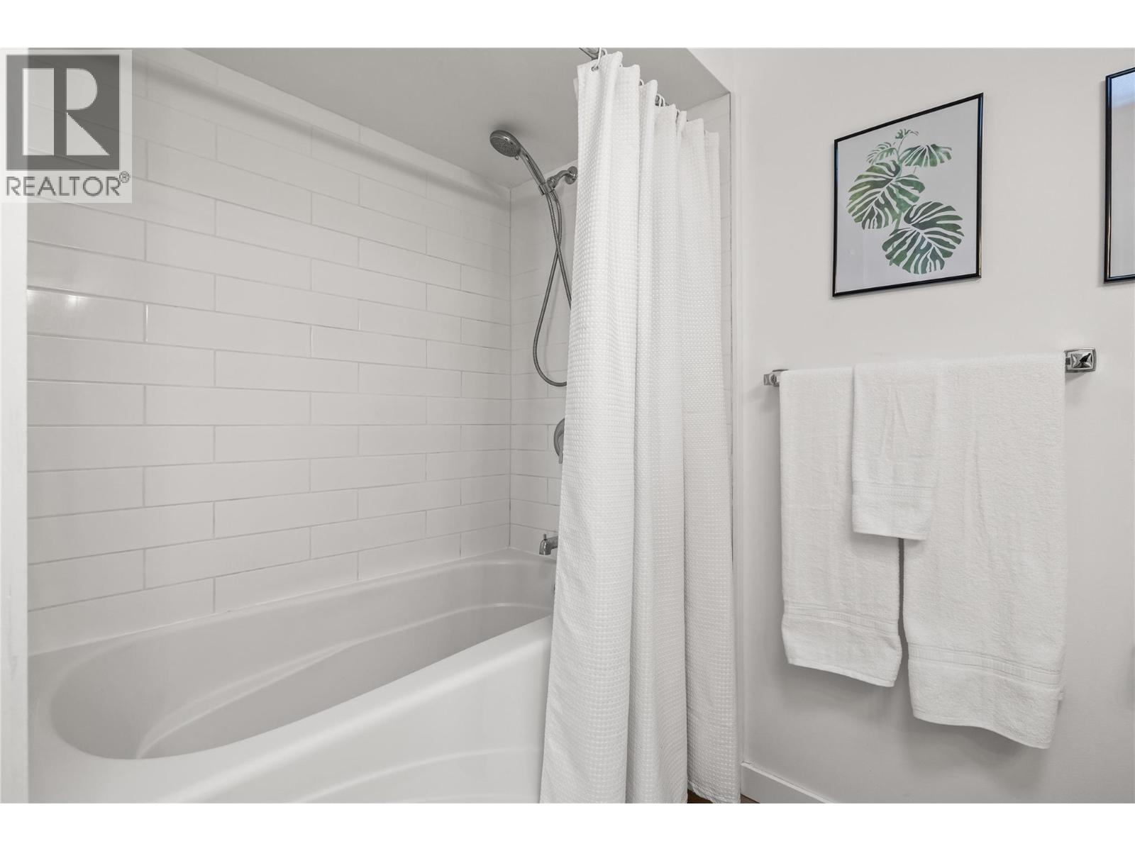 2355 Crestview Road, West Kelowna