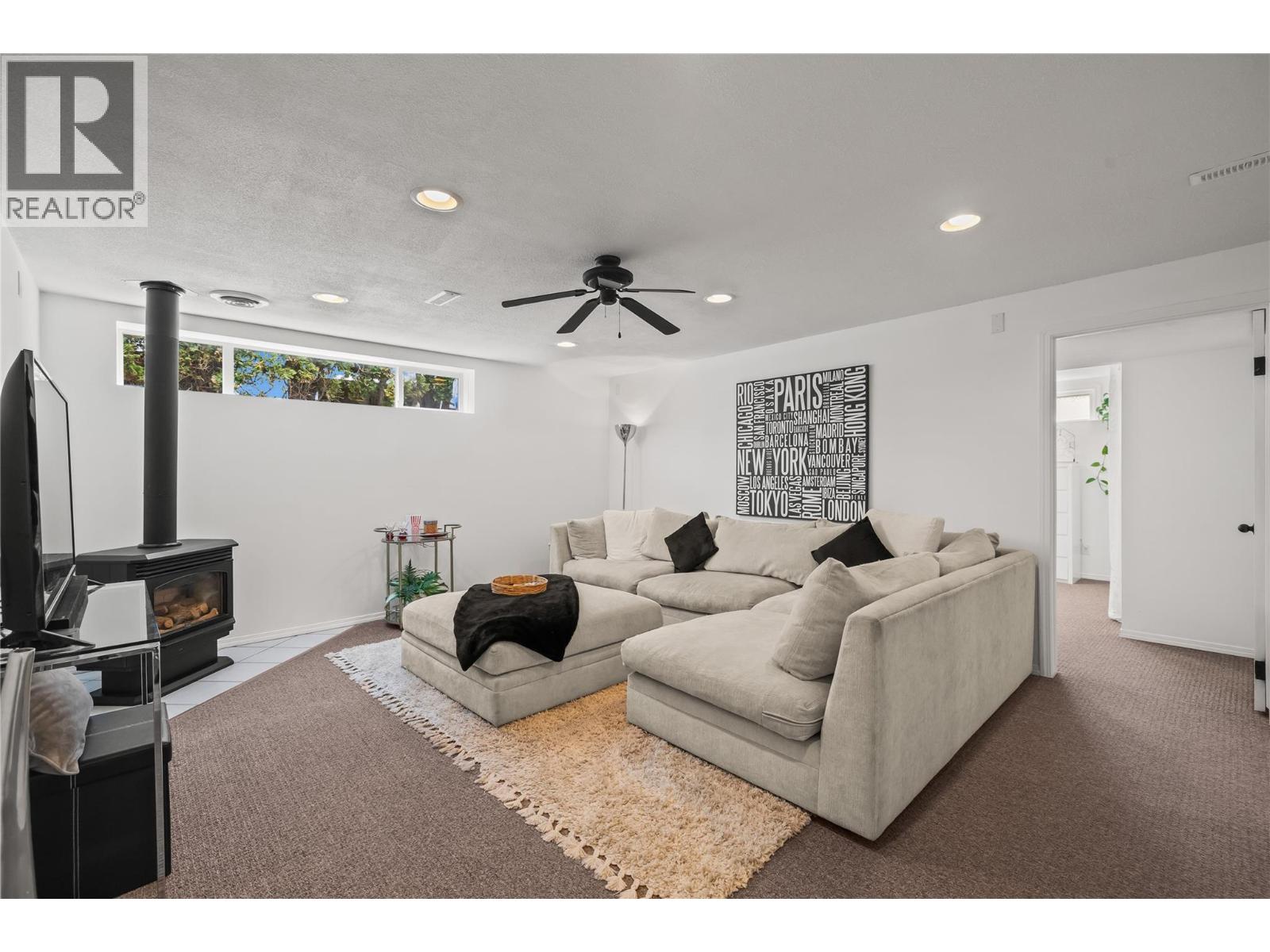 2355 Crestview Road, West Kelowna