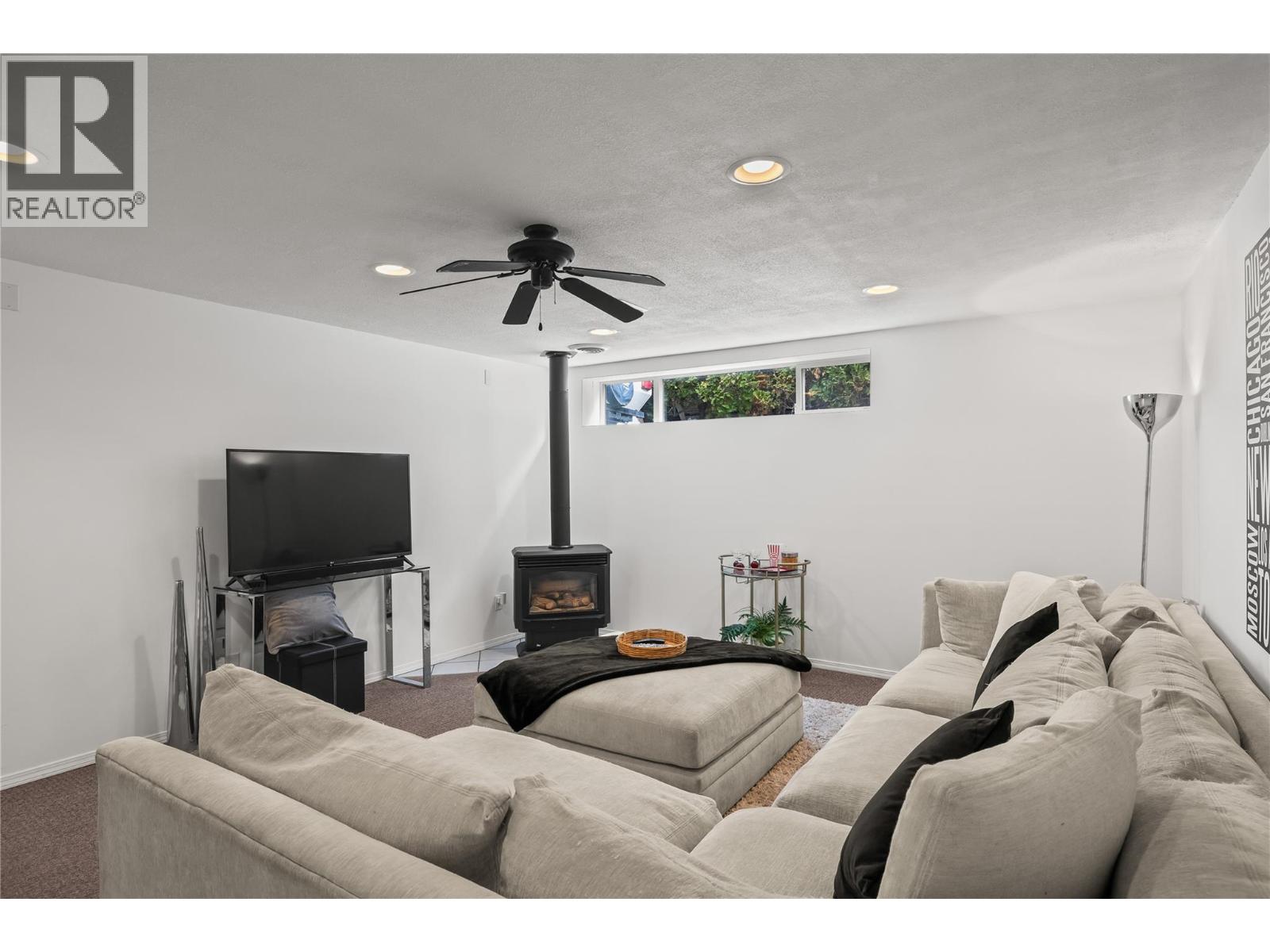 2355 Crestview Road, West Kelowna